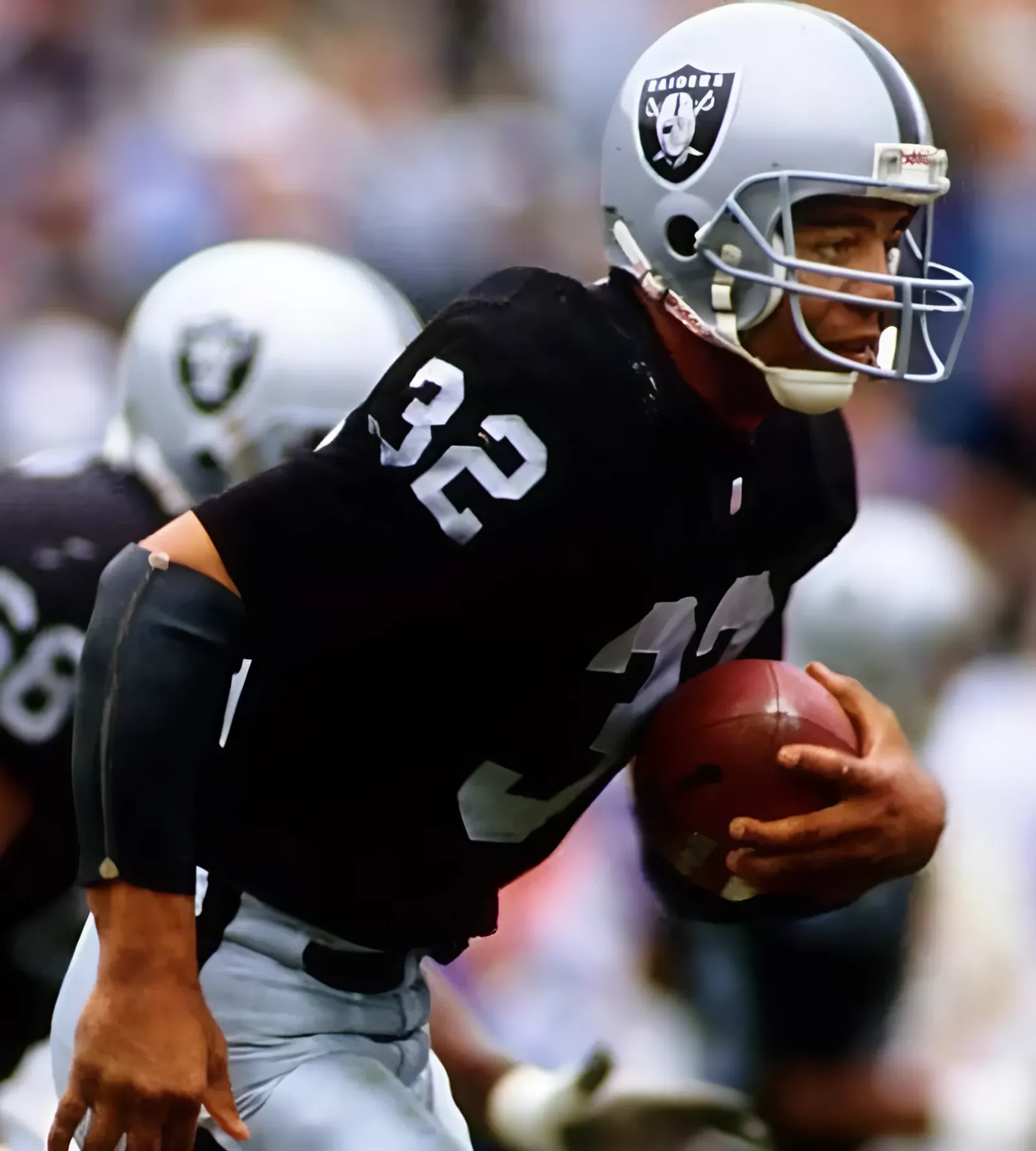 Raiders Legend Marcus Allen Shares His Thoughts on Team's RB Situation