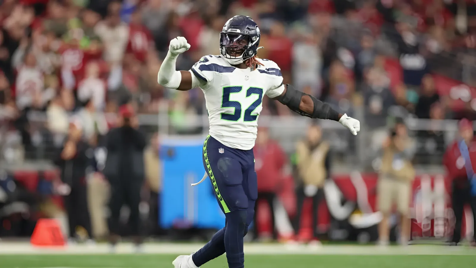 Seahawks shed salary and inconsistency by trading Darrell Taylor to the Bears