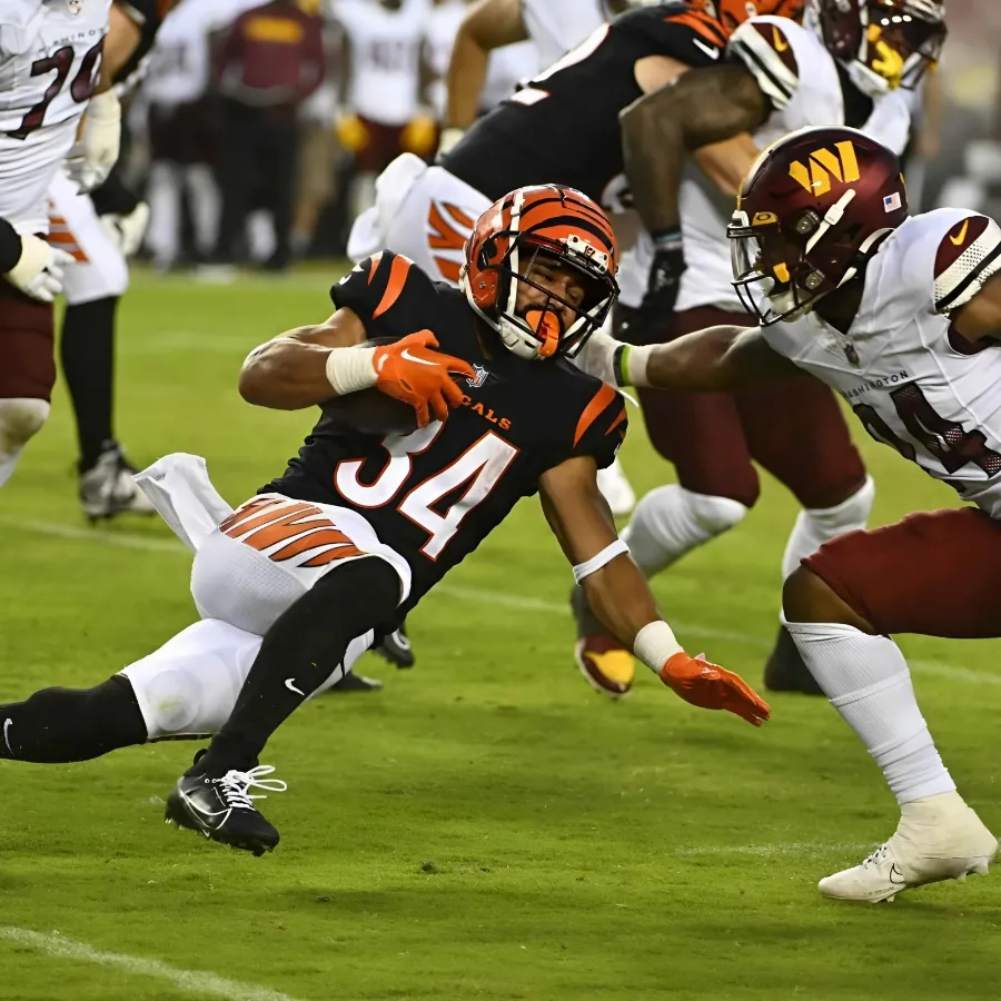 Browns Add All-UFL RB Jacob Saylors After Latest Injury News