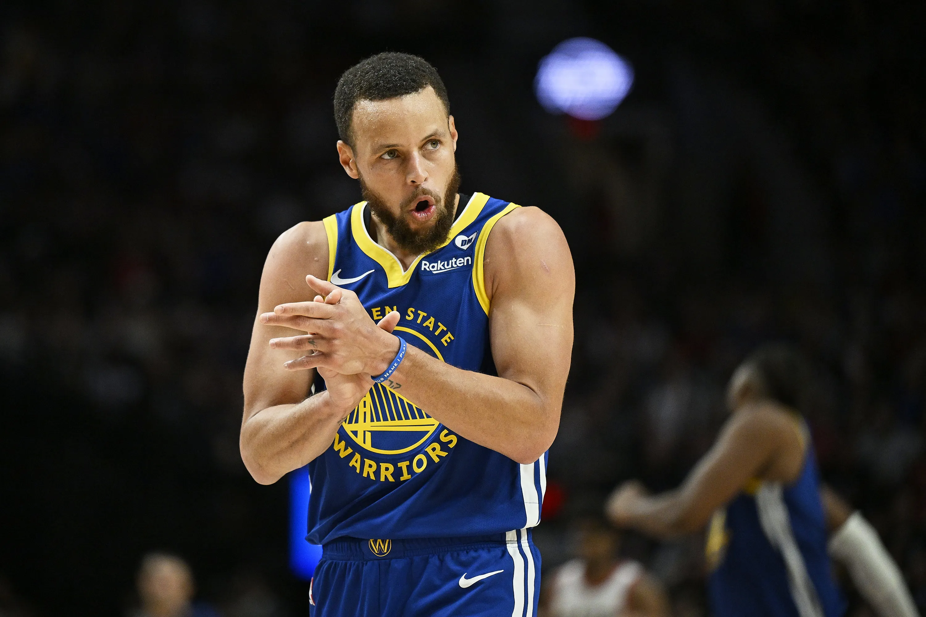 Lakers Trade Proposal Would Land Warriors’ Steph Curry for Massive Haul