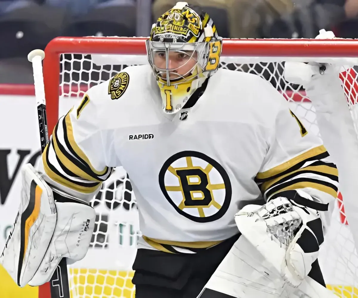 Bruins Head Coach Has Big Expectation for Jeremy Swayman