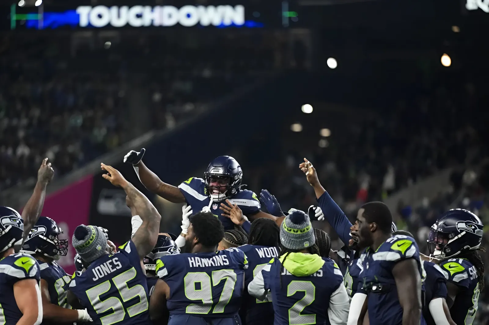 Geno Smith impressed with a standout performance in a short stint during the preseason finale, leading the Seattle Seahawks to a 37-33 victory over the Cleveland Browns