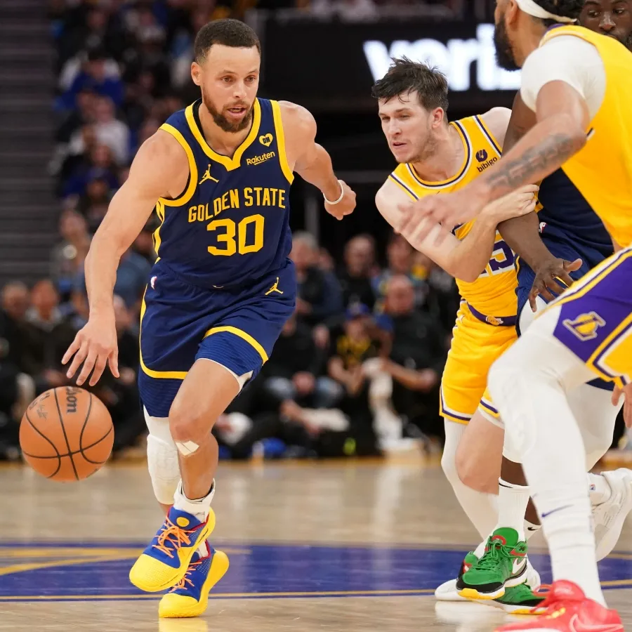 3-Team Trade Pitch Would Swap Steph Curry for All-Star Forward