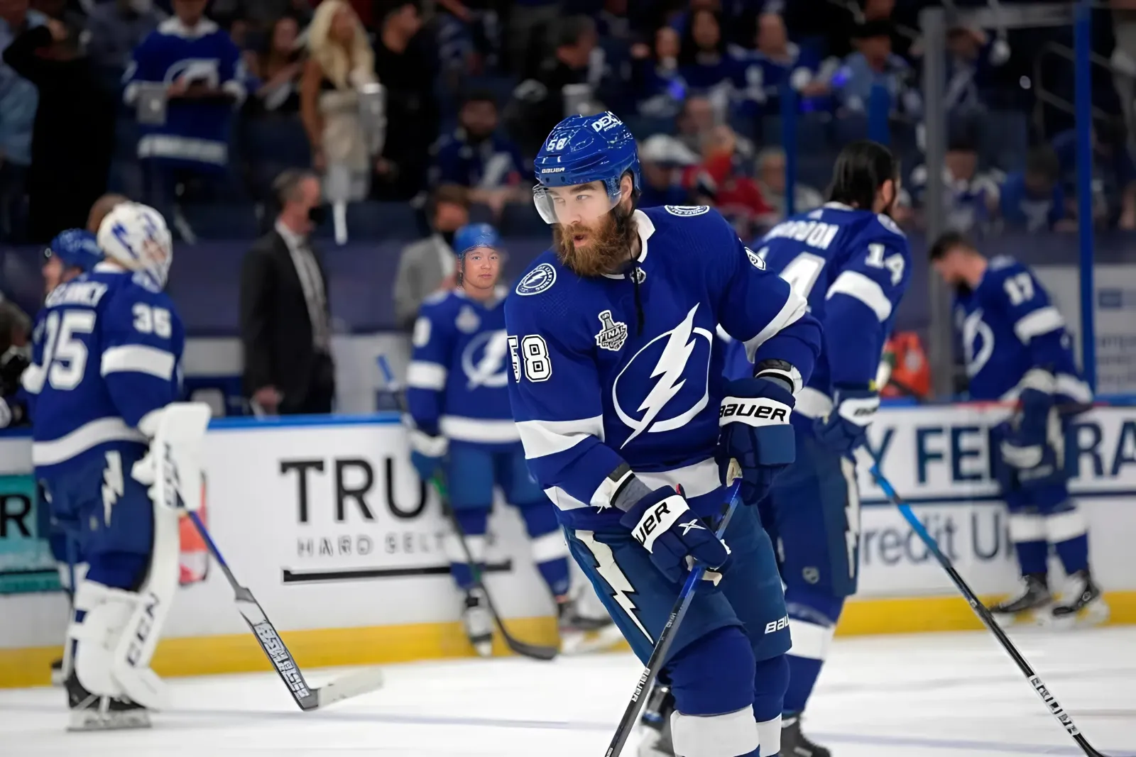 Ex-Lightning Defender Is Interesting Trade Candidate to Watch