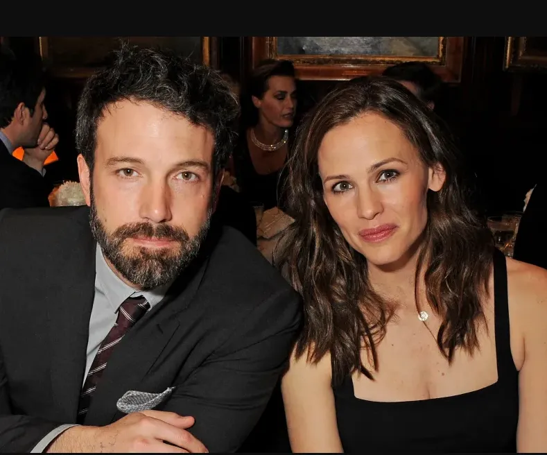 Ben Affleck & Jennifer Garner’s Daughter, 18, Scrutinized for Dressing ‘Like a Toddler’ as She Heads off to College Ben Affleck & Jennifer Garner’s Daughter, 18, Scrutinized for Dressing ‘Like a Toddler’ as She Heads off to College