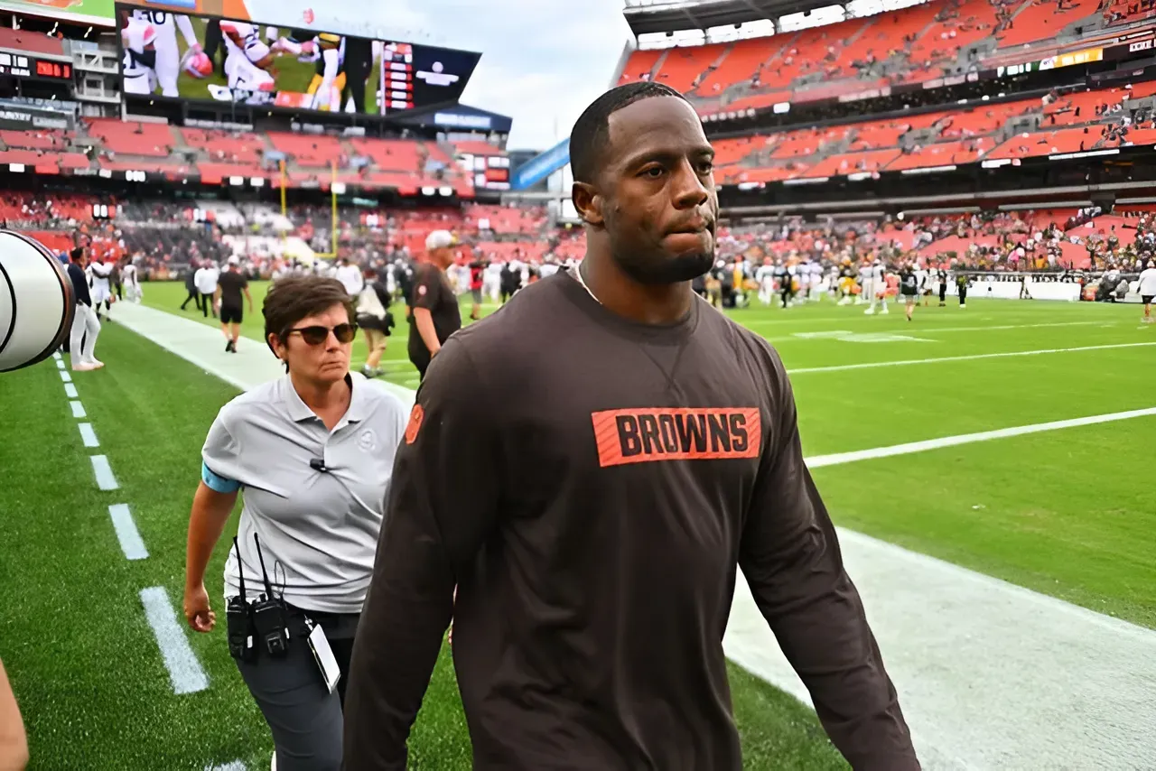 Browns Waive Pair of Running Backs After Nick Chubb Decision