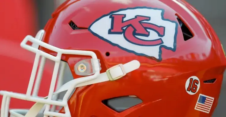 Chiefs Undrafted Rookie Makes Initial Roster After Position Switch: Report