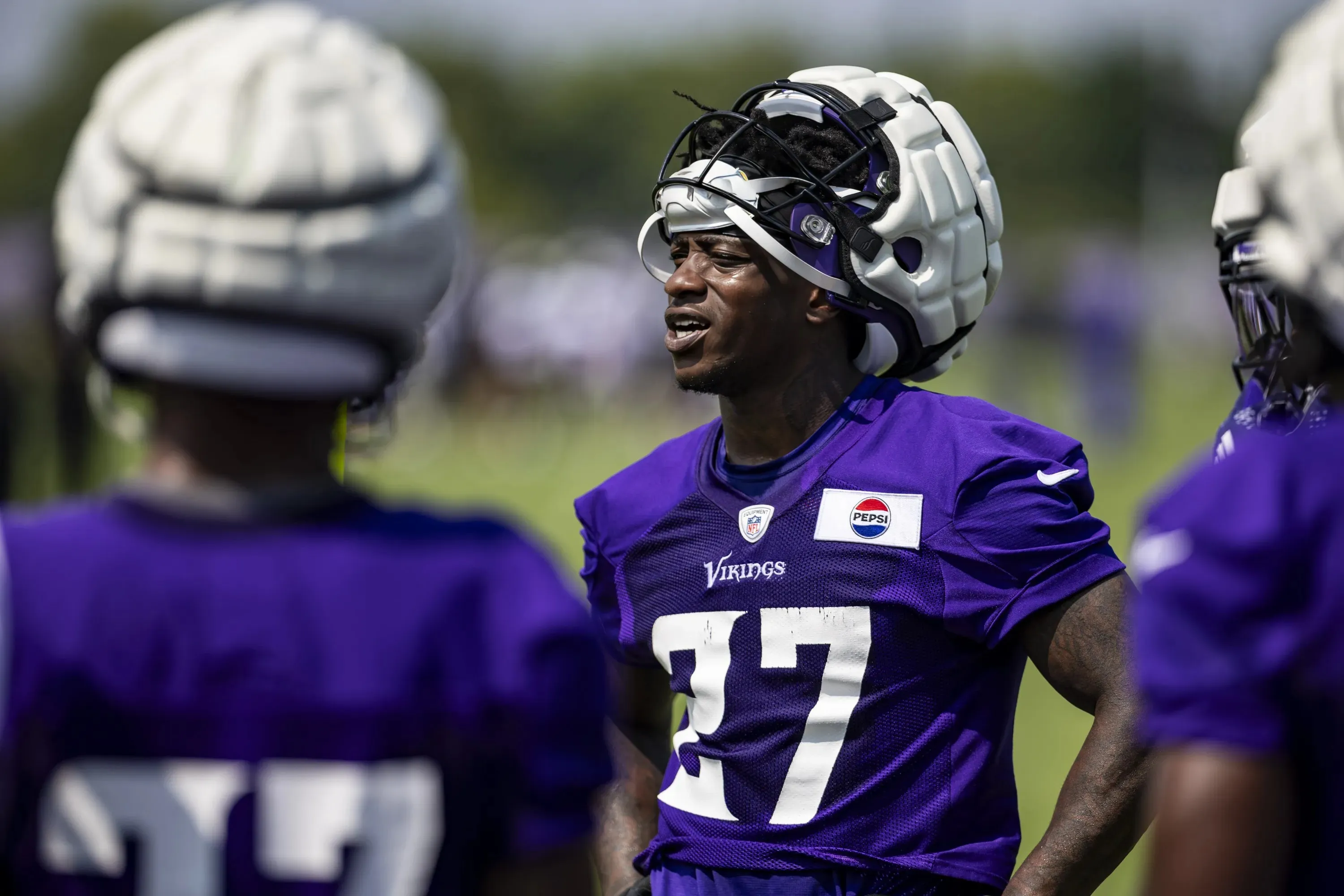 Vikings Cut Robert Tonyan, Kene Nwangwu To Move Down To 53