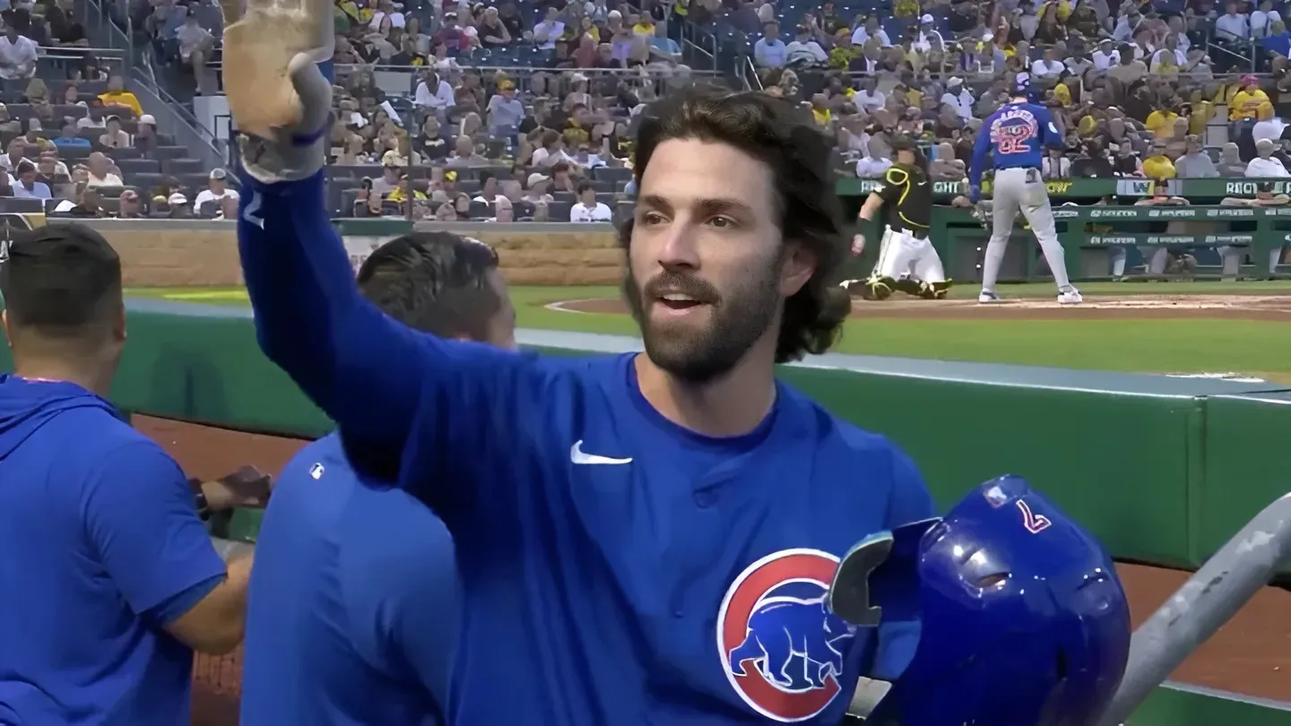 Cubs' Dansby Swanson Shared Sweet Moment With His Mom After Hitting Home Run