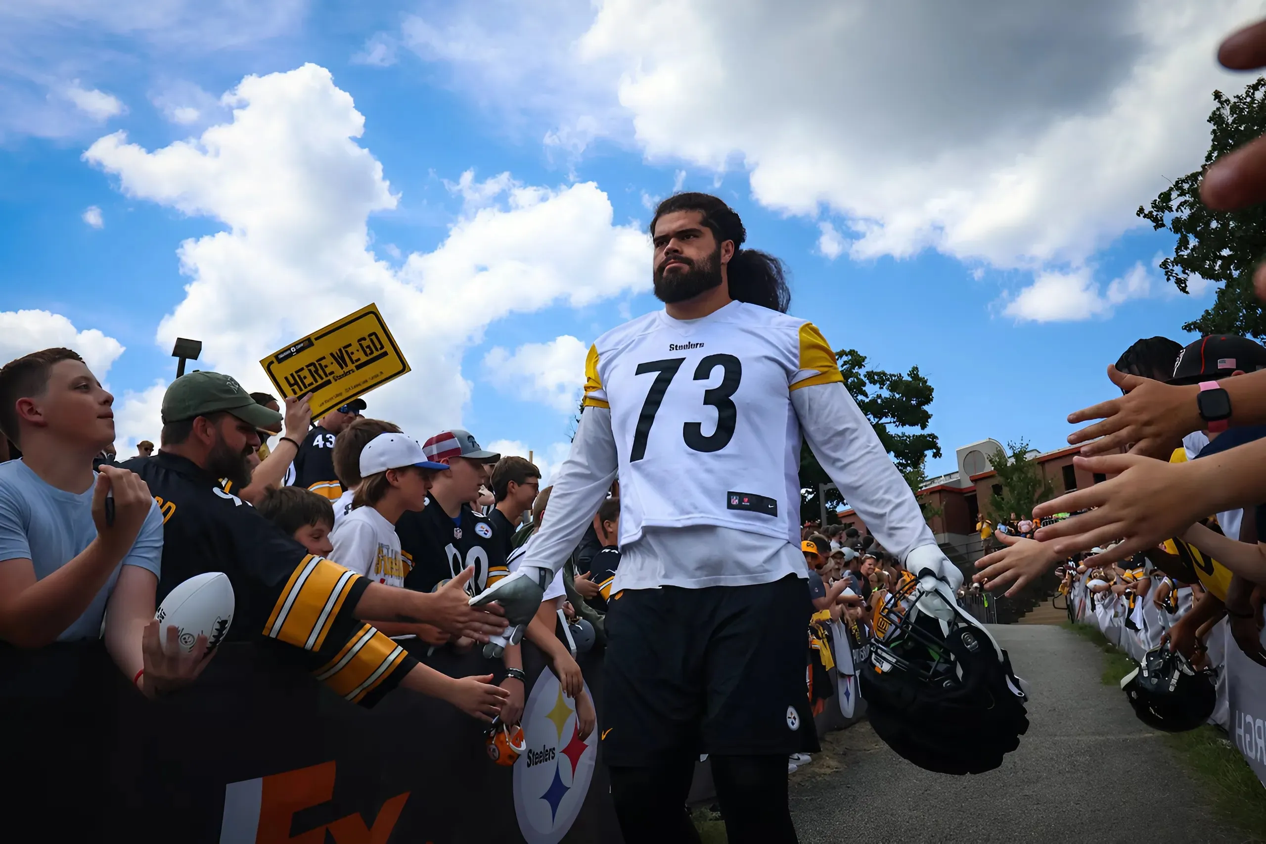 Steelers get massive break after top guard avoids season-ending injury