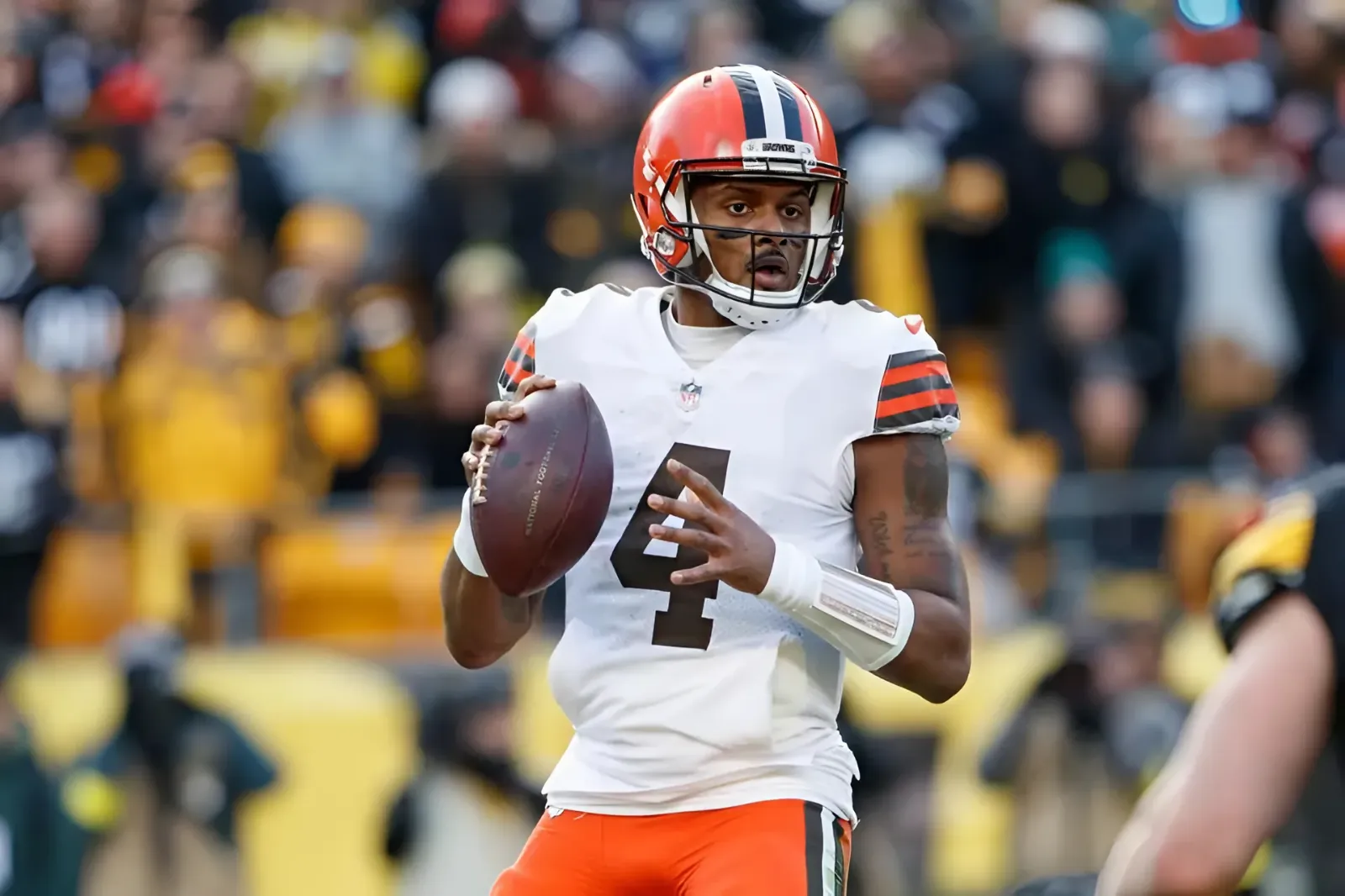 Browns Deemed ‘Logical Landing Spot’ for Reunion With QB Due to Watson’s Health