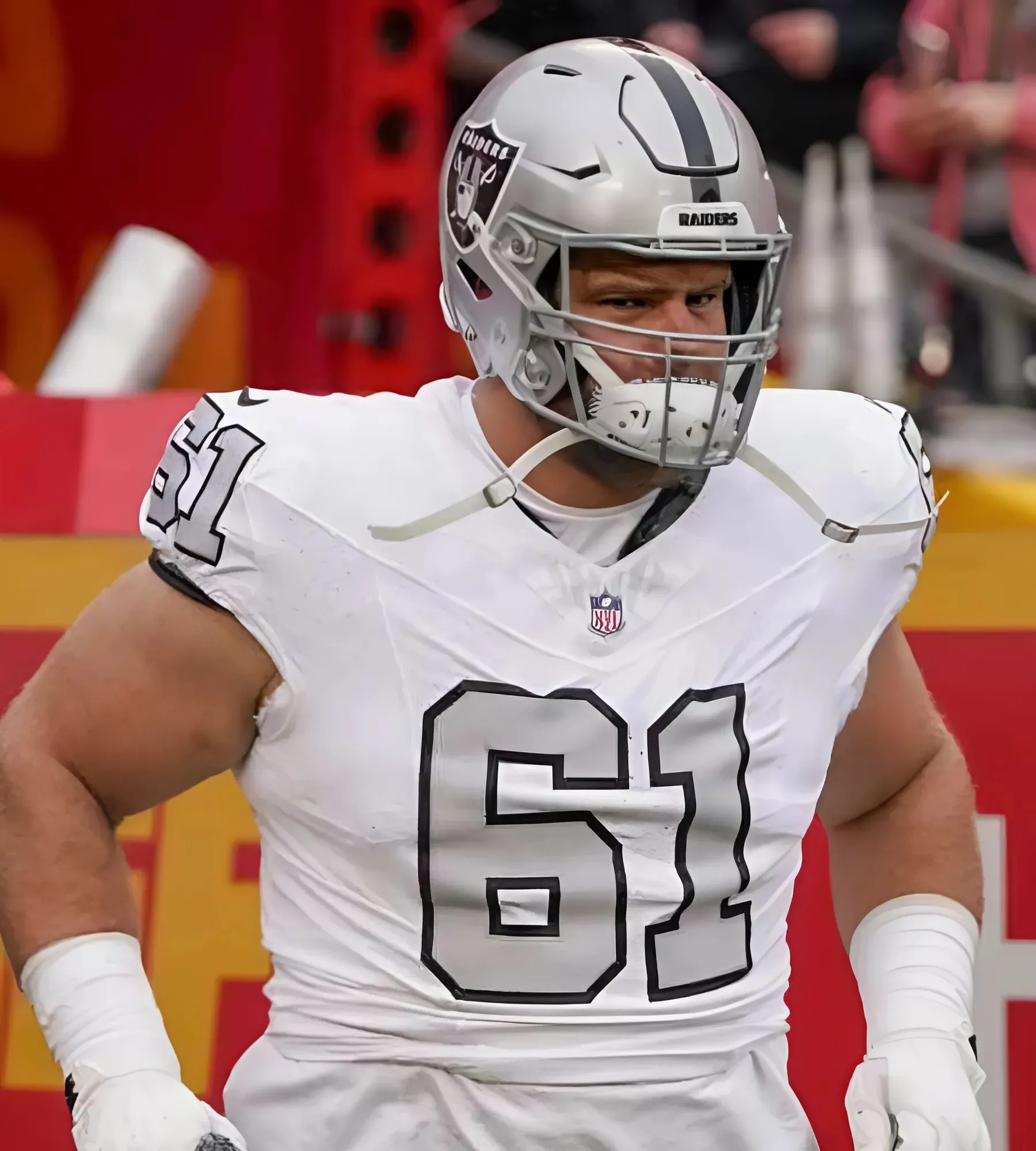 OL Jordan Meredith Continues to be a Solid Addition to Raiders' Locker Room