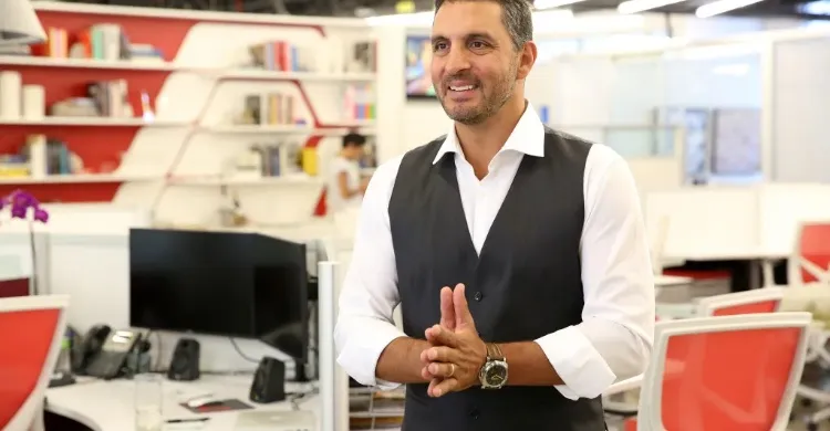 Report: Mauricio Umansky ‘Head Over Heels’ for New Girlfriend Nikita Kahn