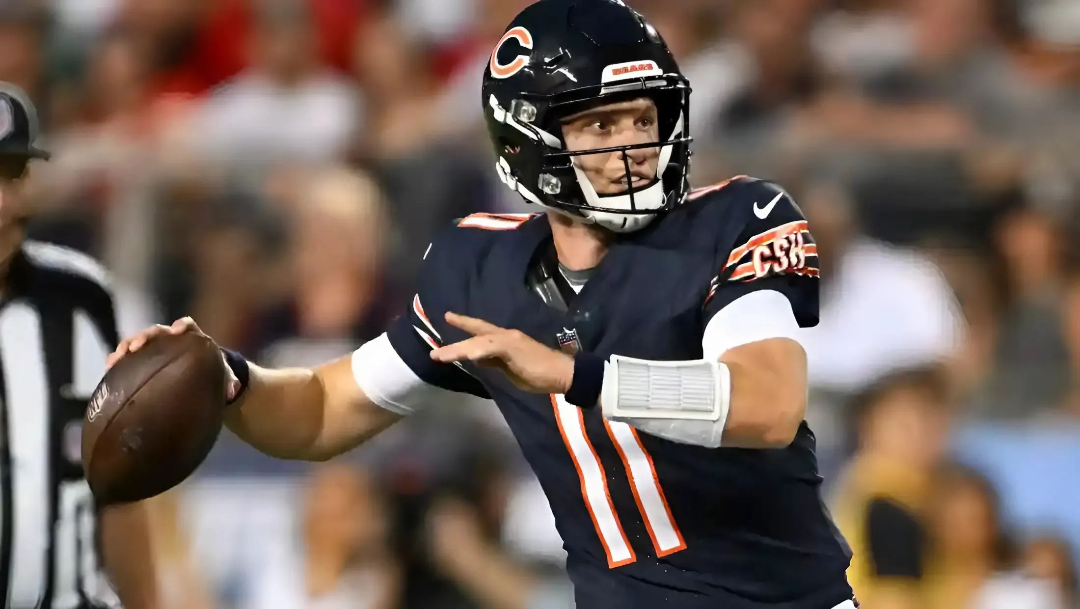 Bears’ Recently Cut QB Signs to NFC North Rival’s Active Roster