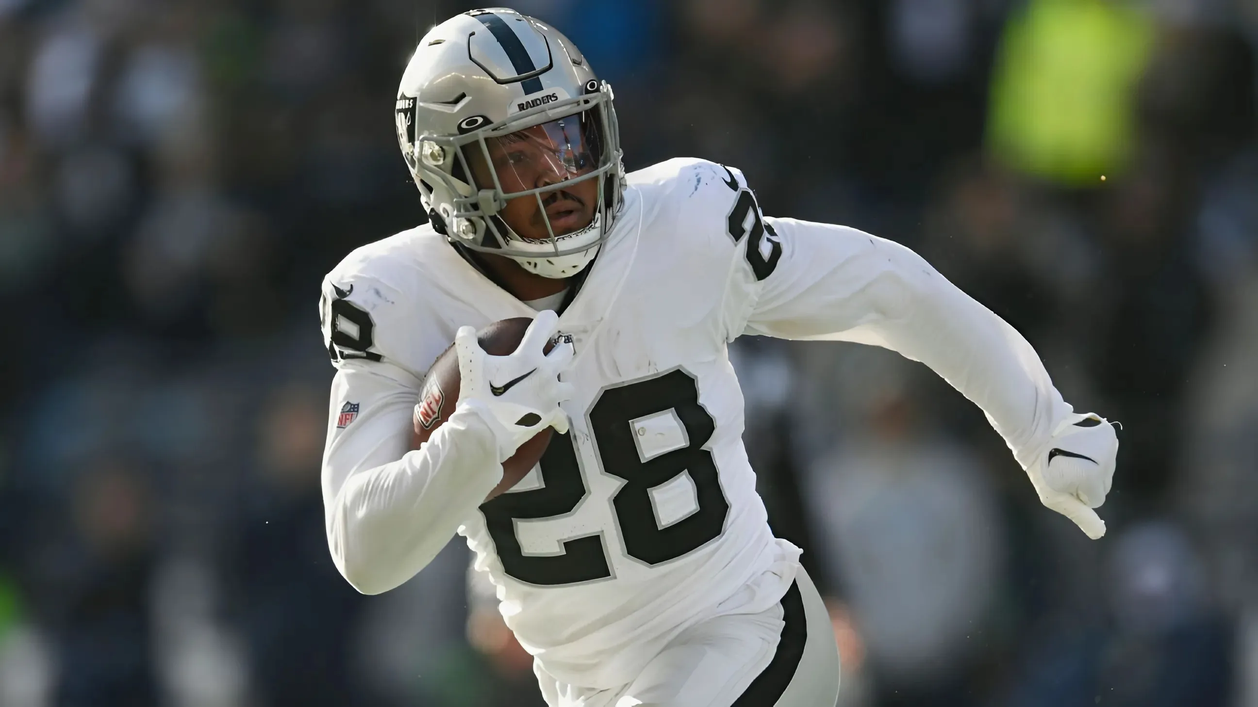 Josh Jacobs Reveals Which Raiders Rival He Refused to Sign With