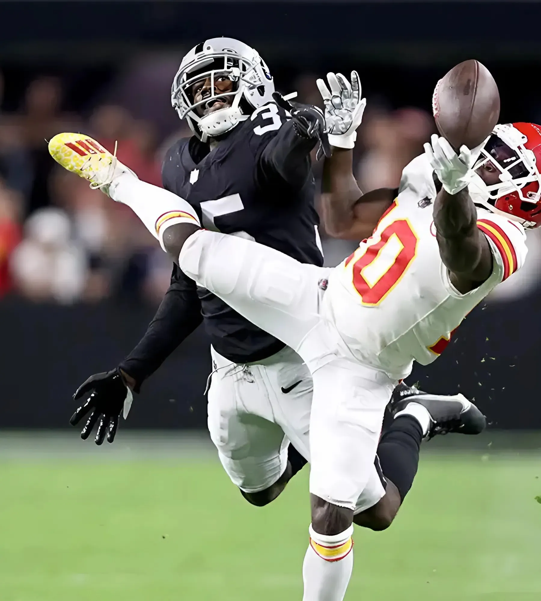 Raiders Cut Ties With Former Starting CB After Disappointing Offseason