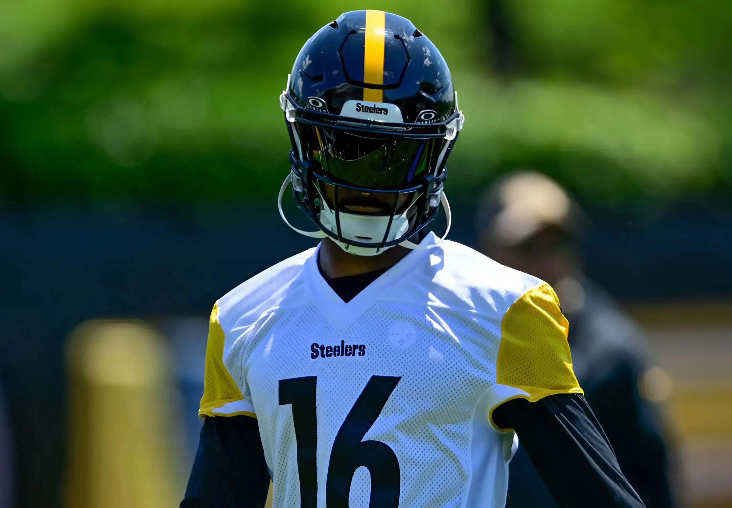 Steelers Bring Back Veteran WR 3 Days After Cutting Him