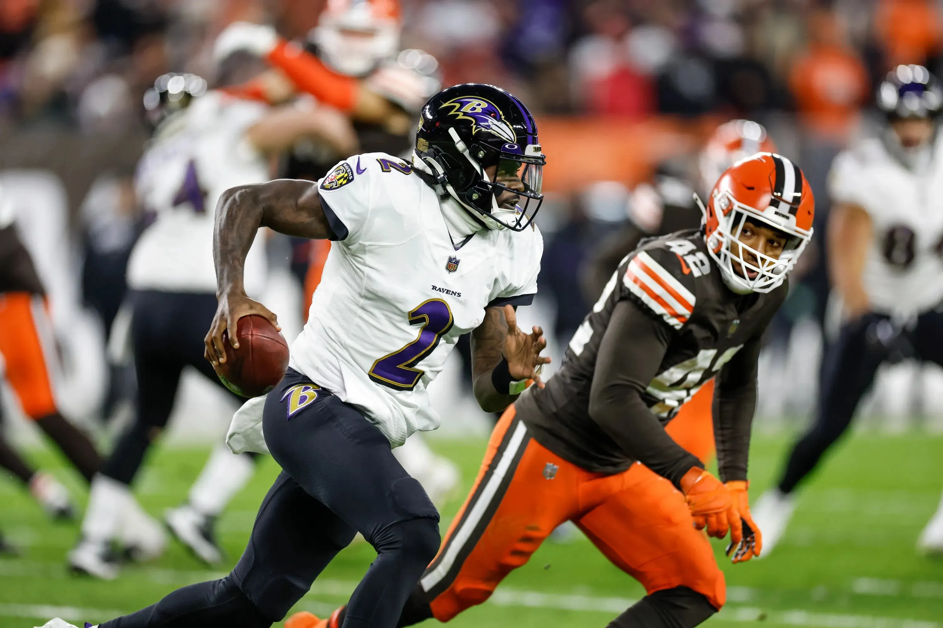 Ravens reunite with Tyler Huntley after Browns release