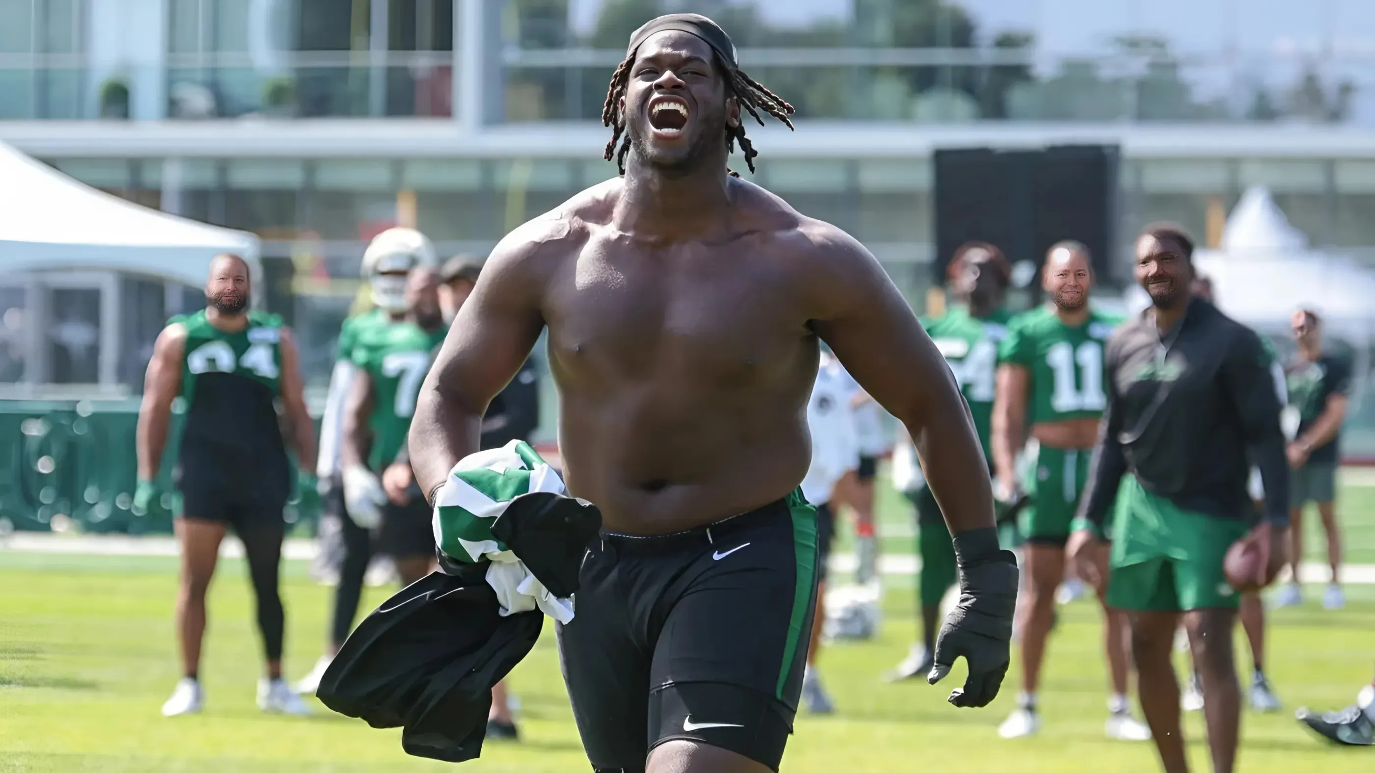 Jets star rookie OL could see expanded role in offense after getting reps at right tackle