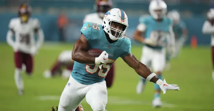 Dolphins fans still fuming over team cutting promising young running back