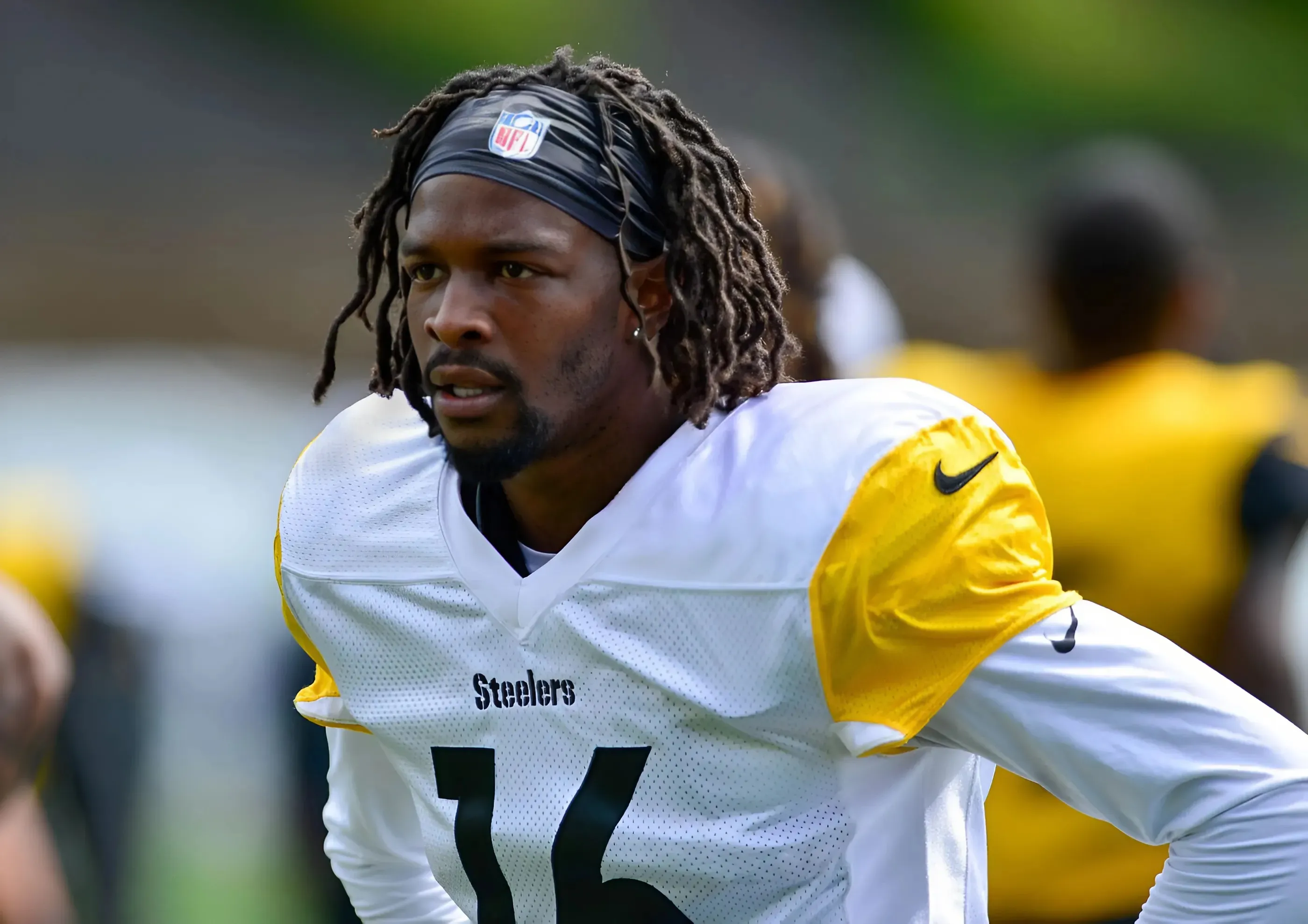 Steelers Finalize 16-Man Practice Squad with Re-Signing Speedy WR