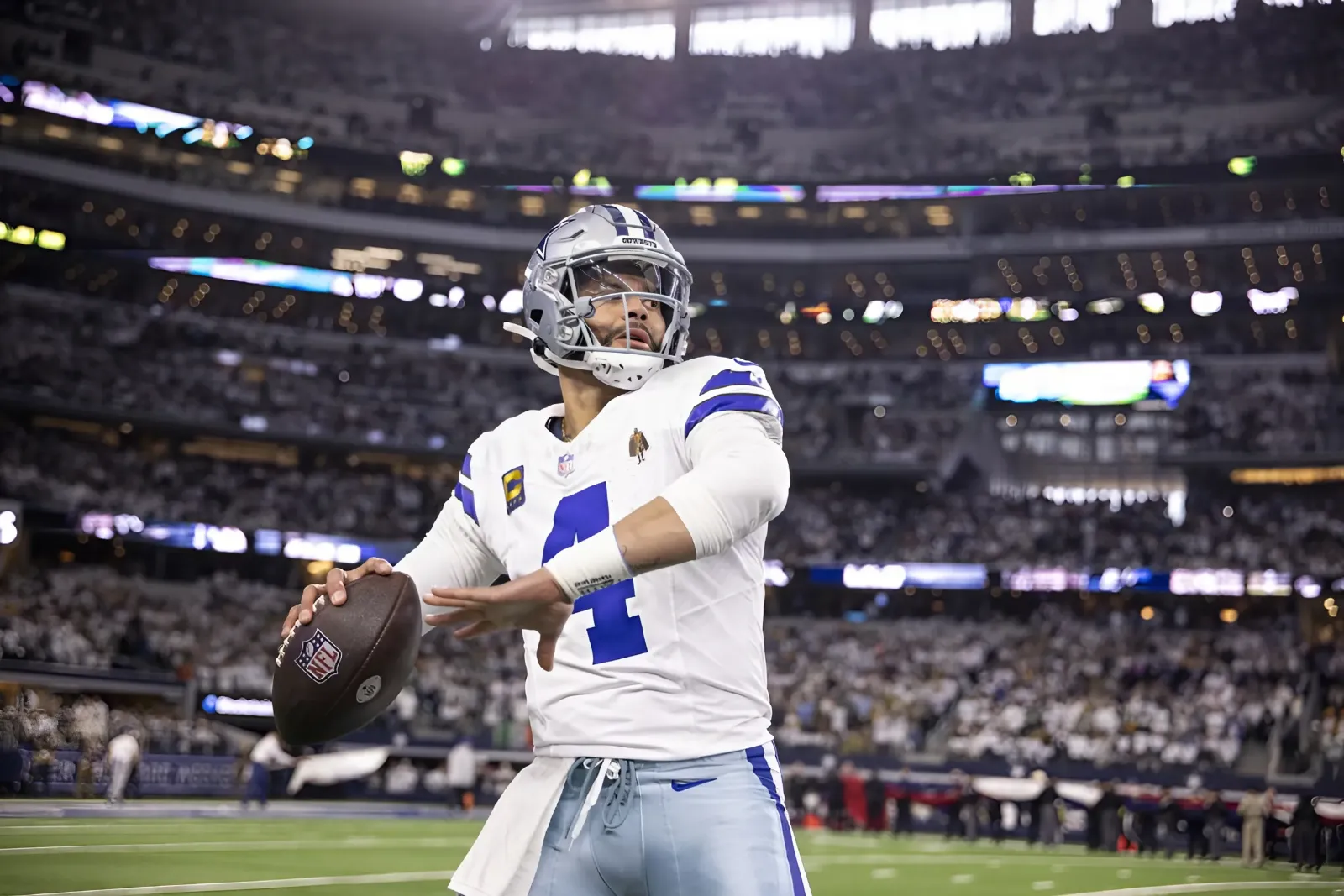 Cowboys’ Division Rival ‘On Radar’ as Dak Prescott Suitor