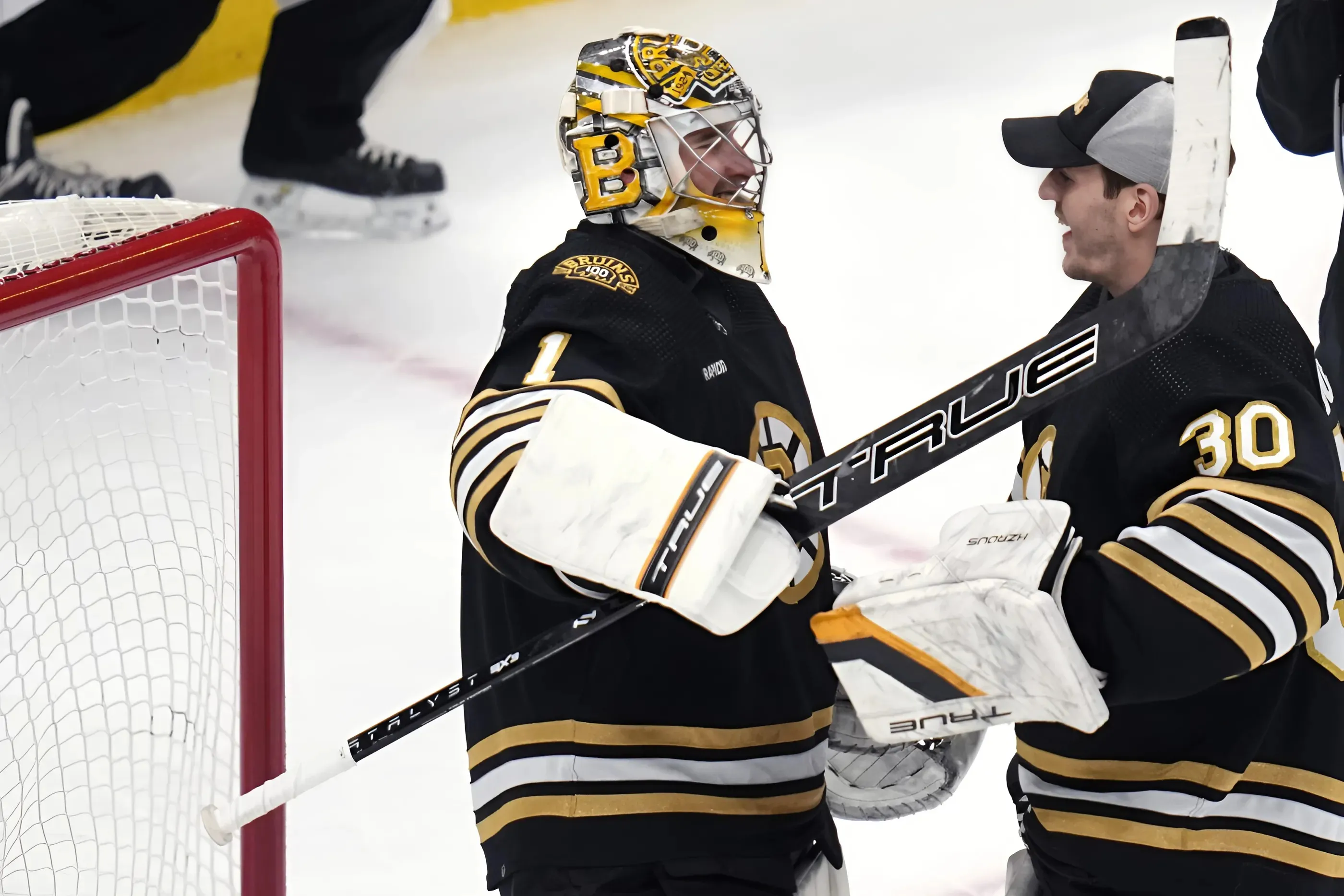 Boston Bruins & Jeremy Swayman contract negotiations could have unforeseen ending