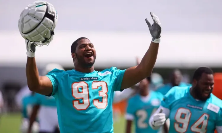 Dolphins have oldest roster in the NFL after 53-man cuts