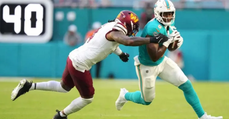 How Jonnu Smith Should Bring Back the Tight End in the Dolphins Passing Game