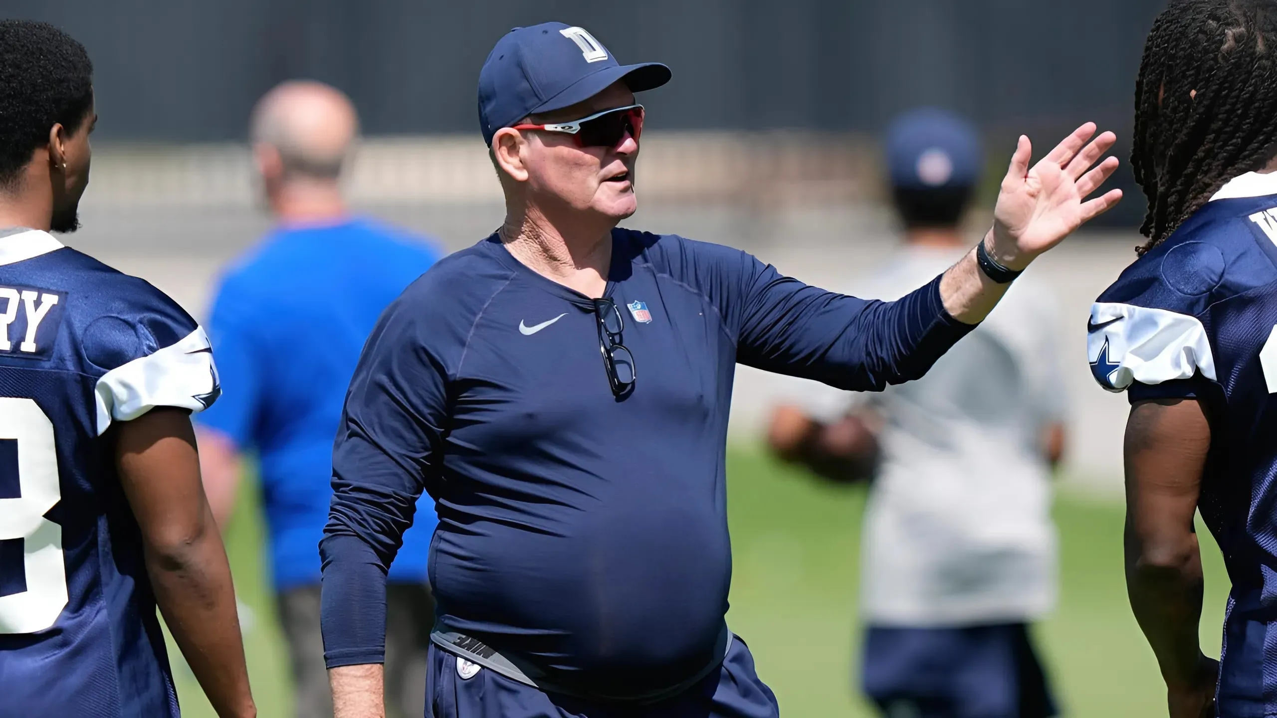 Cowboys Coach Turns Heads With Unprovoked Swipe at QB