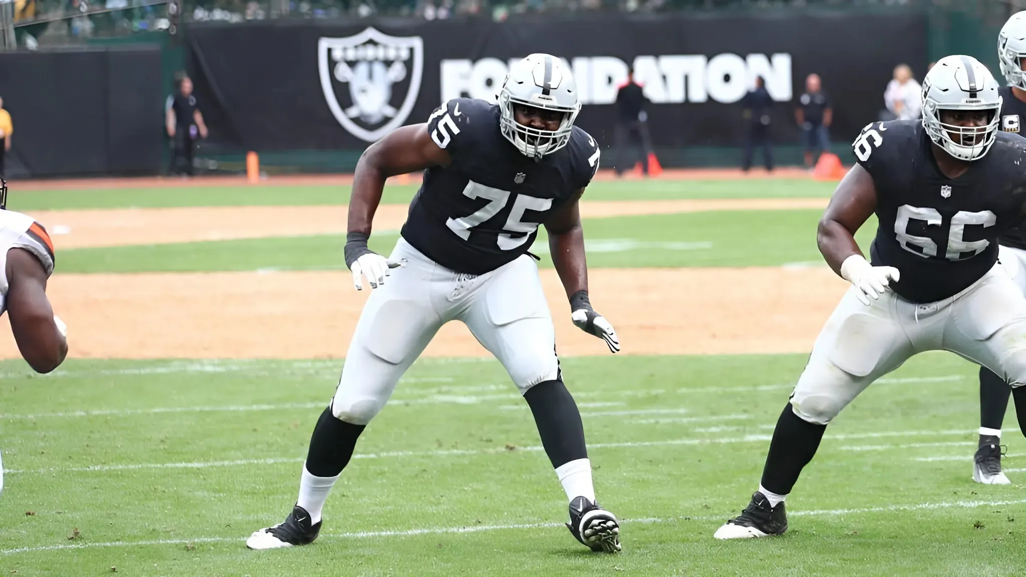 49ers Sign Ex-Raiders Starter to 53-Man Roster, Place Ricky Pearsall on NFI List