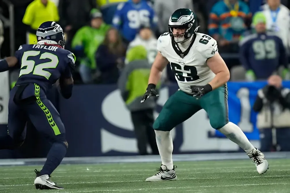 Philadelphia Eagles bring back former Auburn offensive lineman