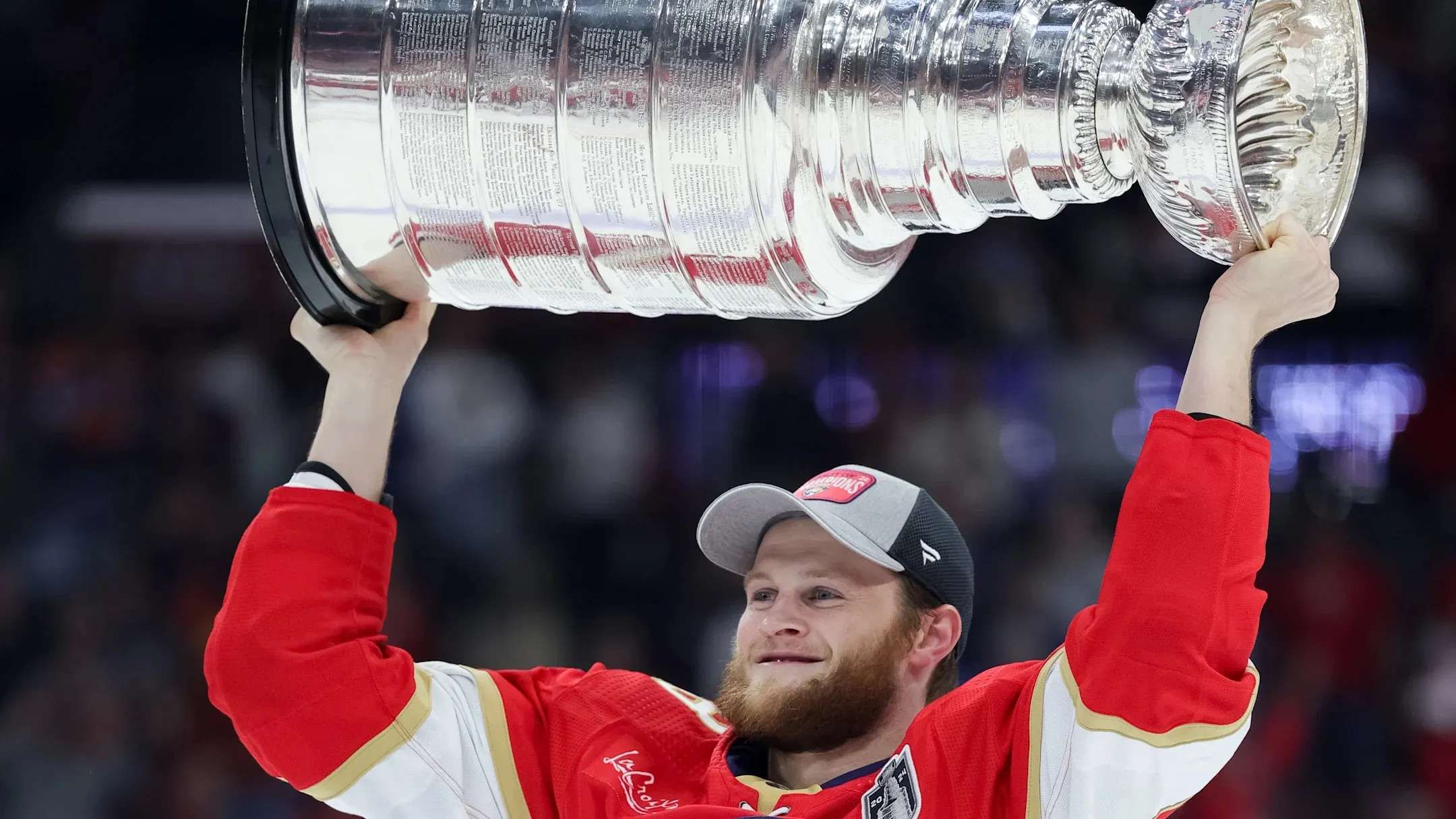 Toronto Maple Leafs sign Cup winner to a PTO