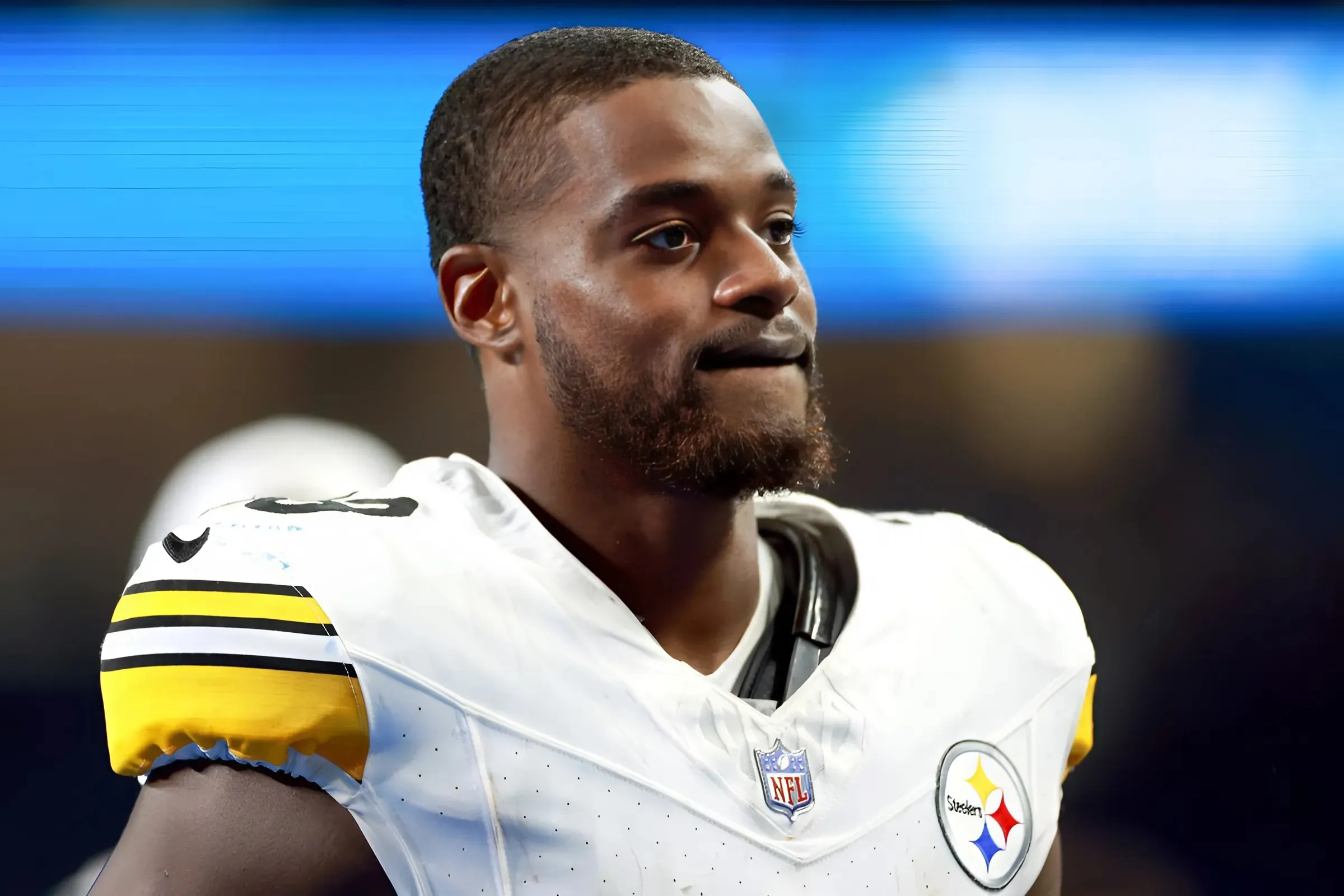 Steelers Lose Veteran RB to Injury, Bring Back Recently Cut Former Harvard Star