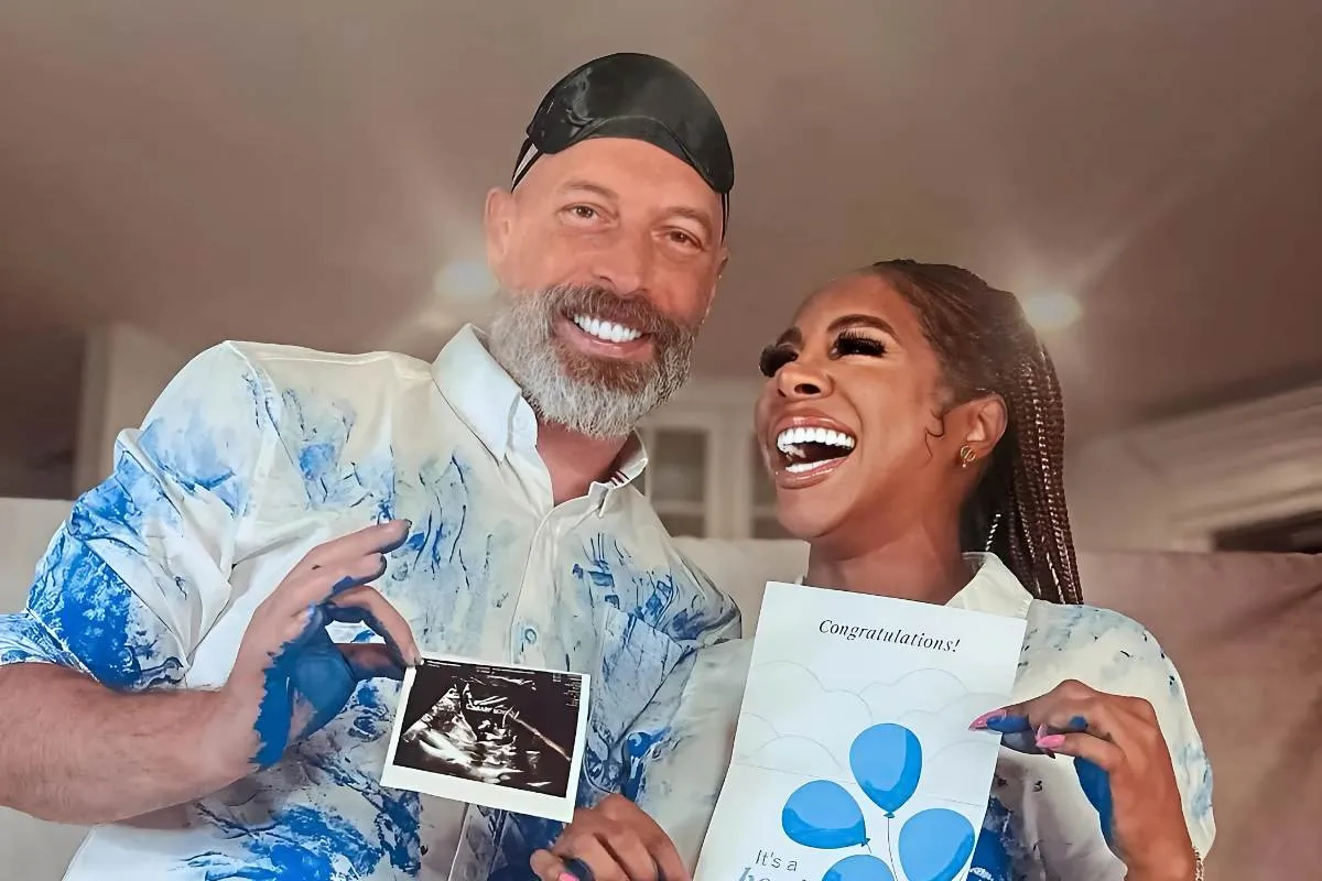 Pregnant ‘RHOP’ Alum Candiace Dillard Bassett and Husband Chris Are Expecting a Baby Boy tram