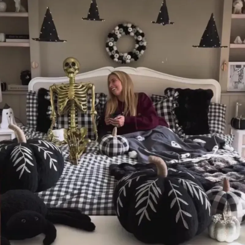 Stacey Solomon reveals all her Halloween decorations are ALREADY up – despite kids only being back at s... ngocc