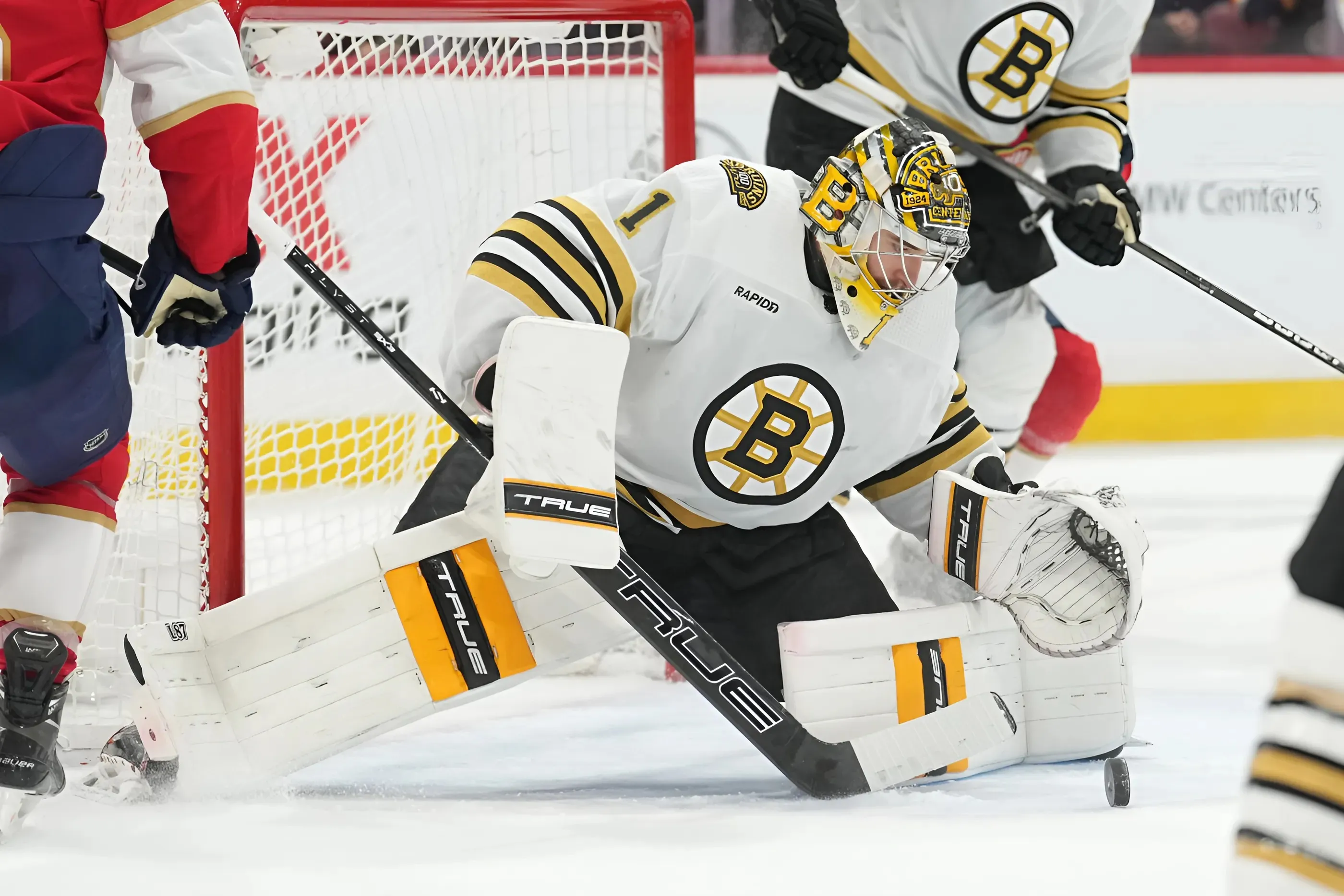 2 Contract Comparisons for a Bruins’ Jeremy Swayman Deal