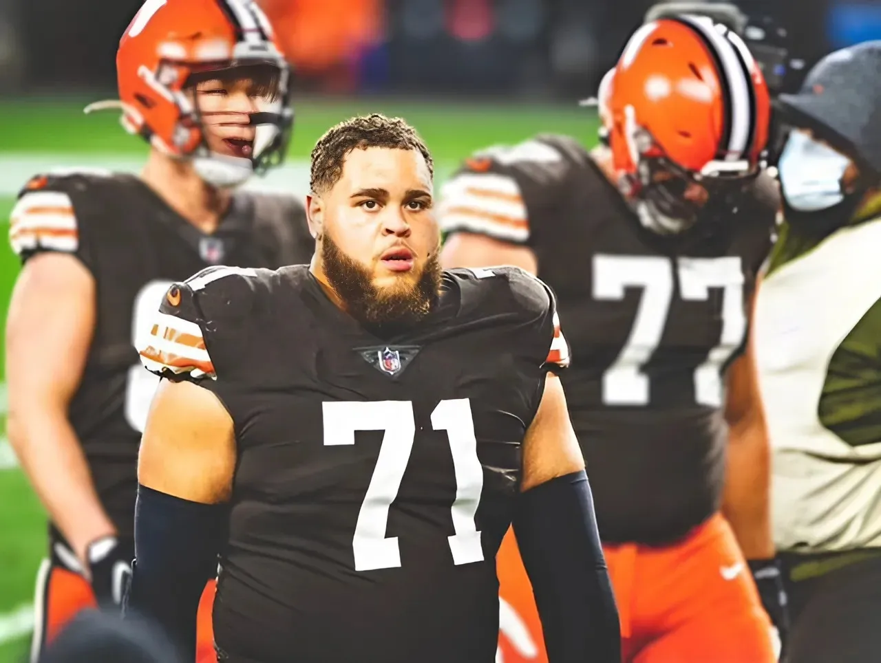 Browns tackle returns to practice after lengthy injury layoff