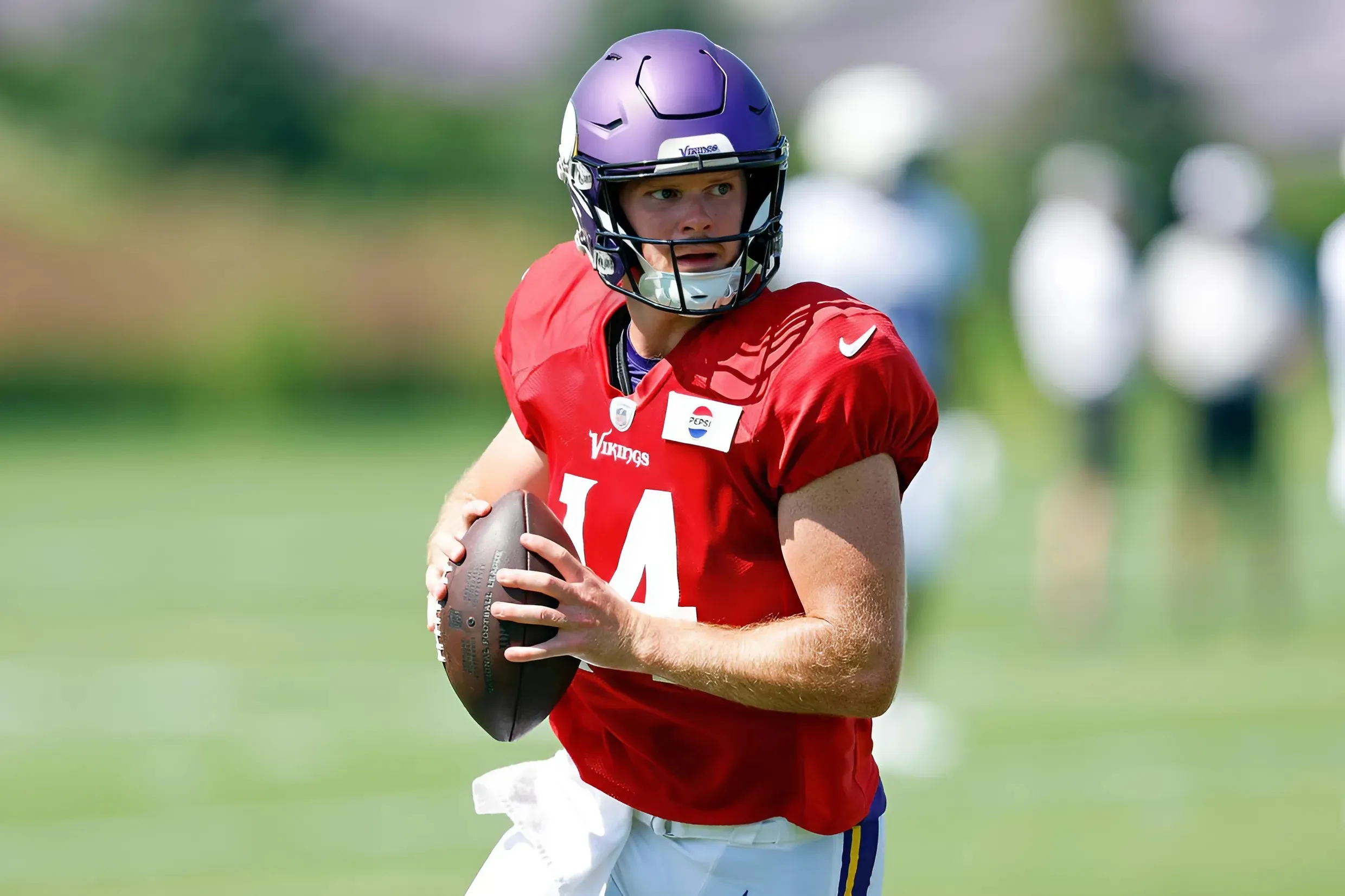 Vikings-Giants matchup pits Darnold vs. Jones to open prove-it season for once-heralded QBs