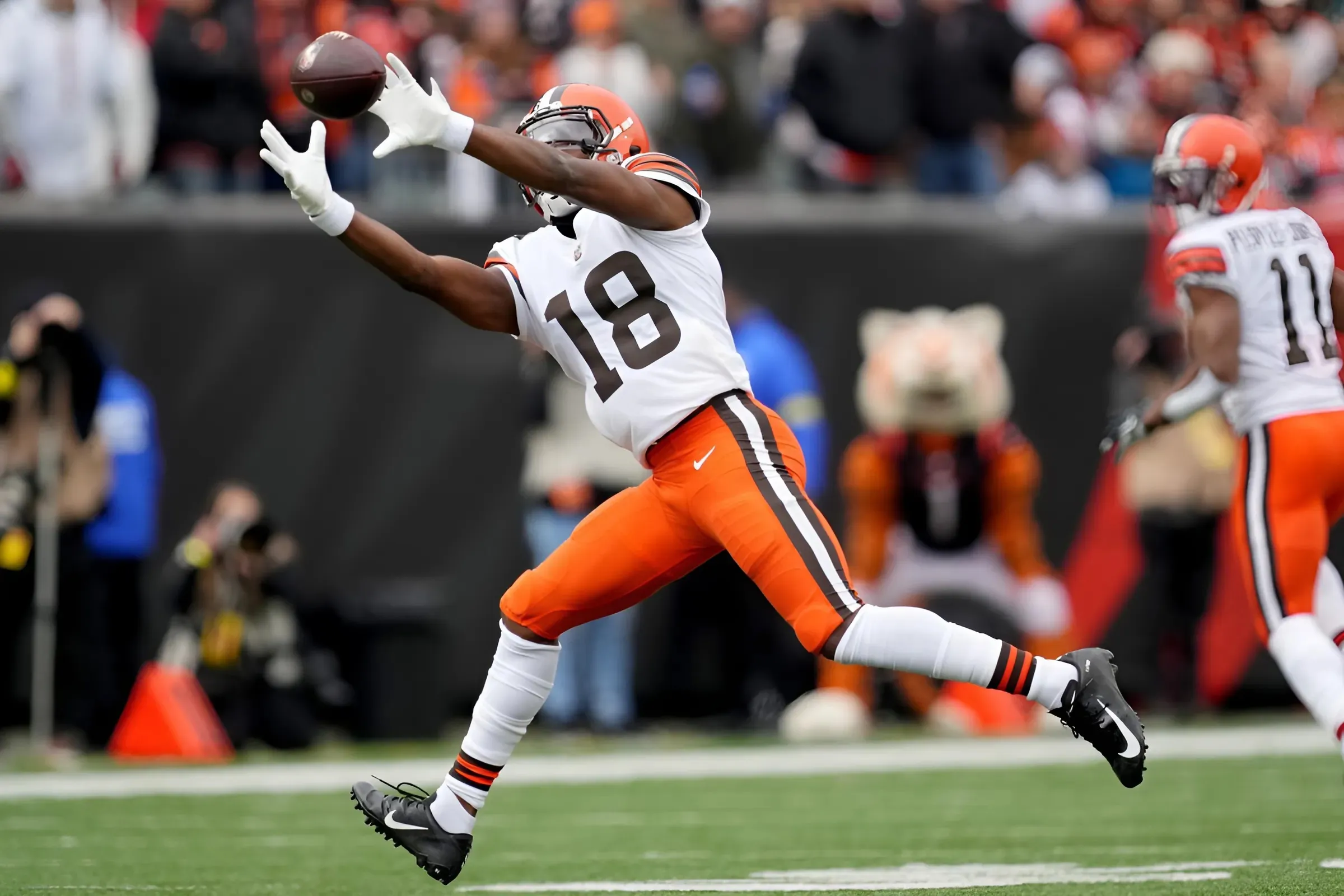 Browns Cut Ties With Key Receiver Ahead of Opener