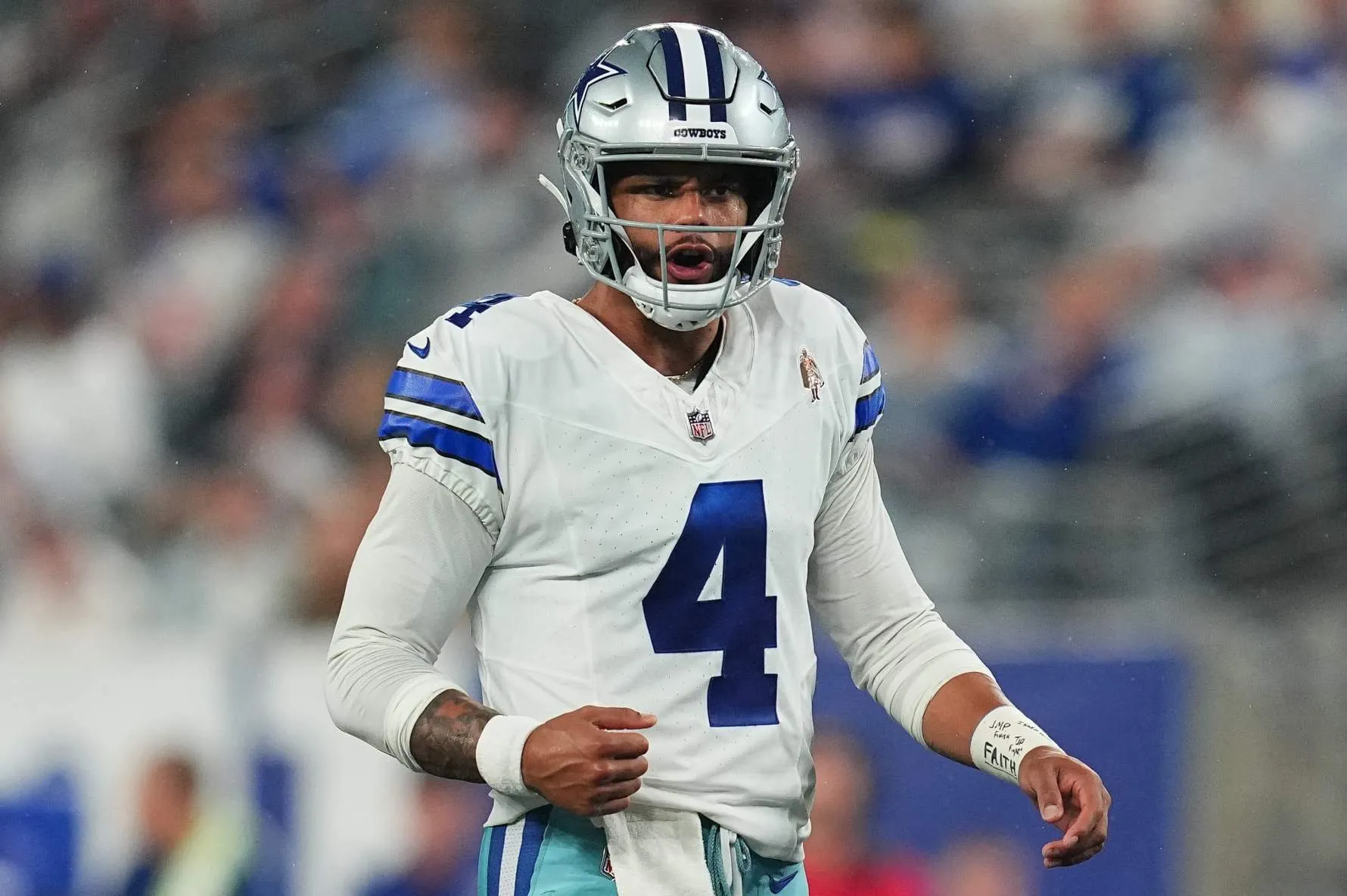 Jerry Jones explains his confidence in Dak Prescott despite playoff struggles