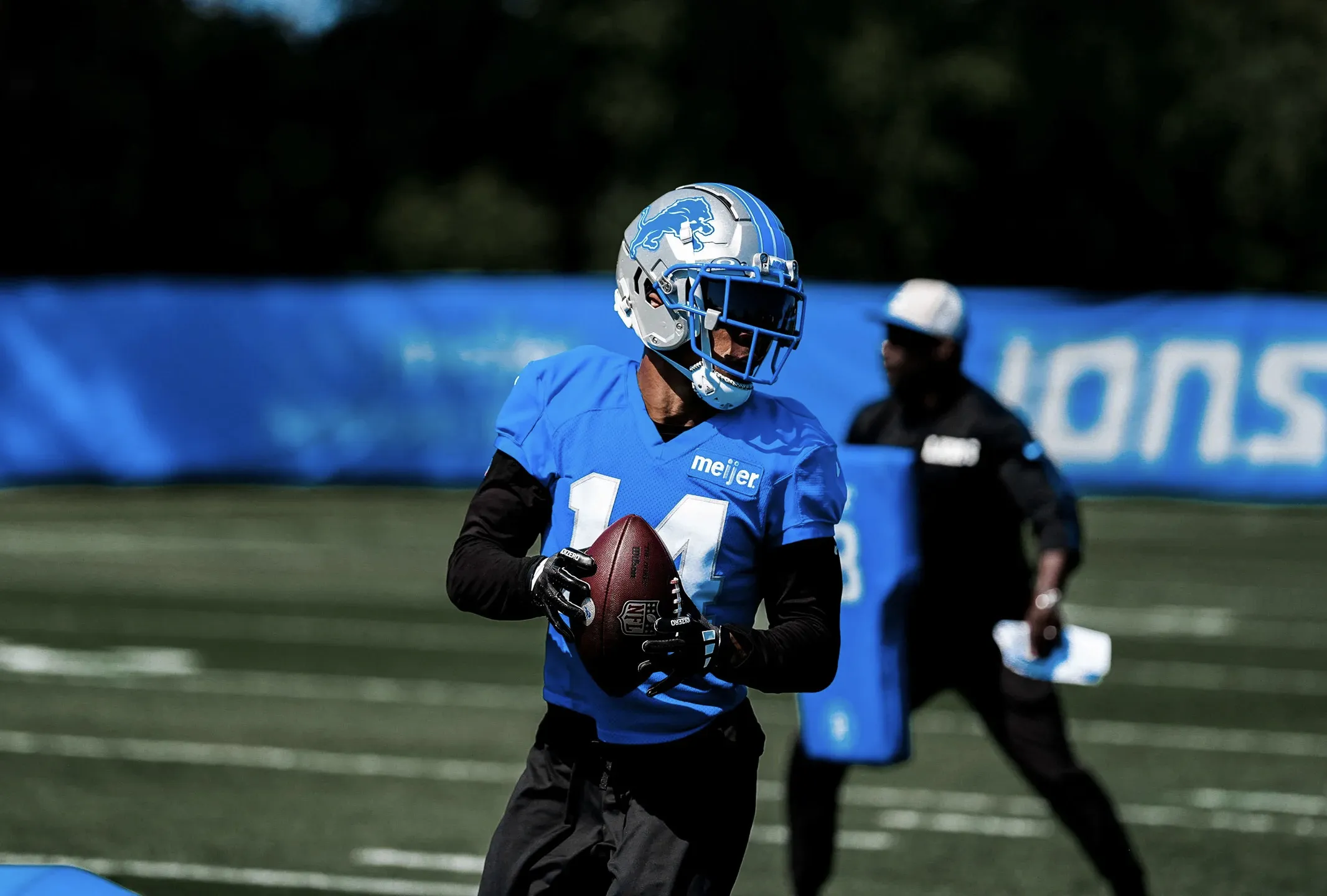 Amon-Ra St. Brown issues challenge to Lions fans attending the season opener