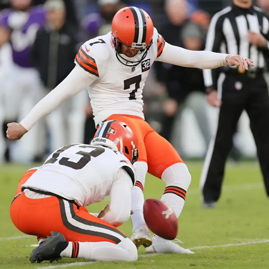 Browns work out former Patrick Mahomes we.a.po.n