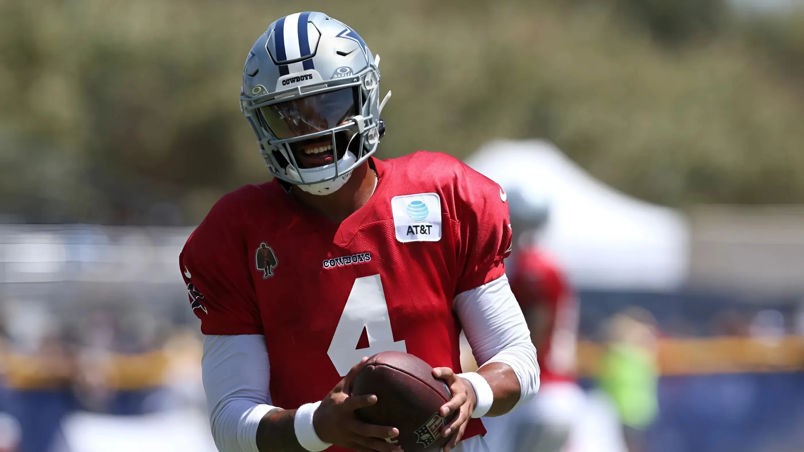 Cowboys WR Brandin Cooks sends message to Dak Prescott's critics