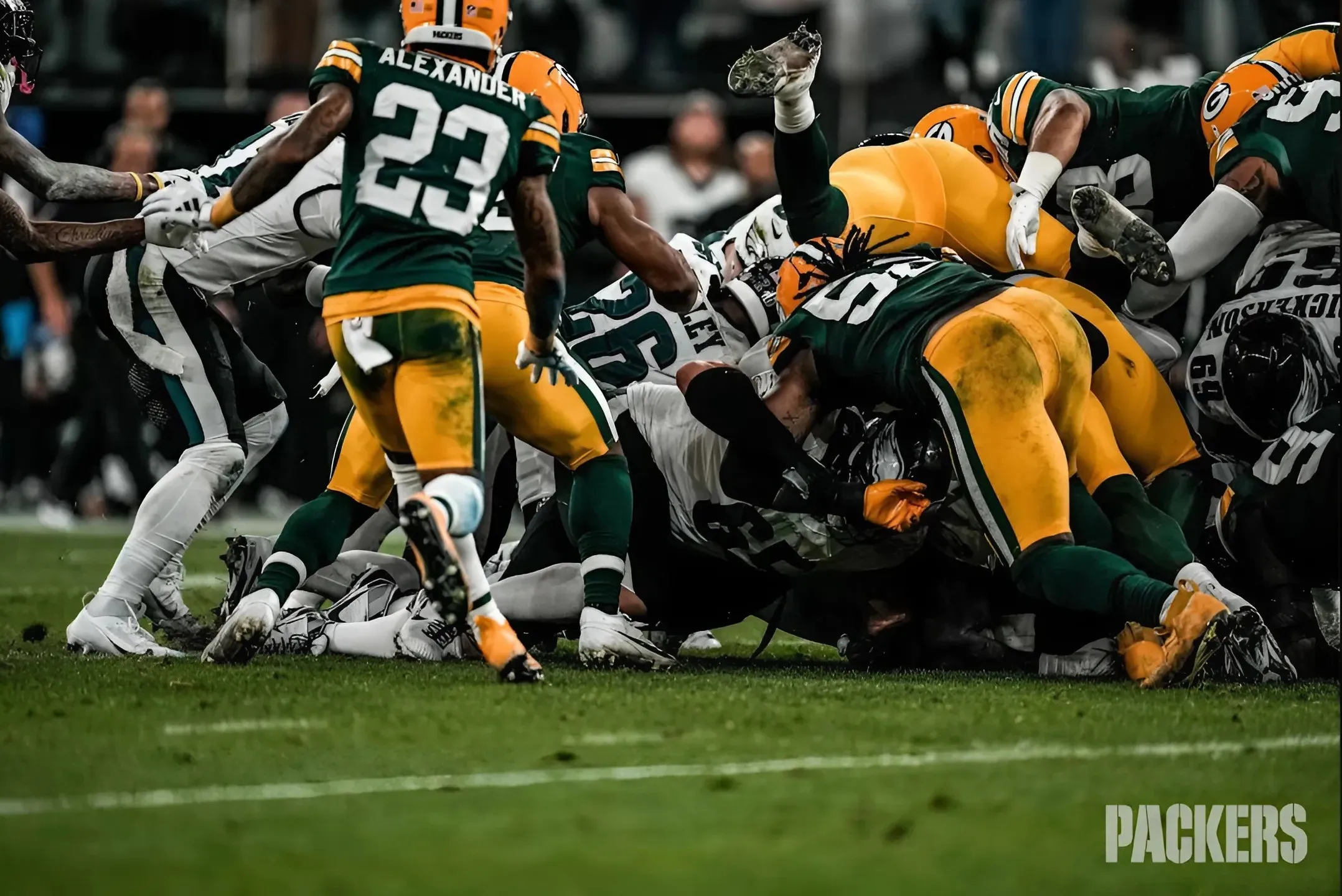 Watch: Eagles' early miscues lead to two Packers field goals