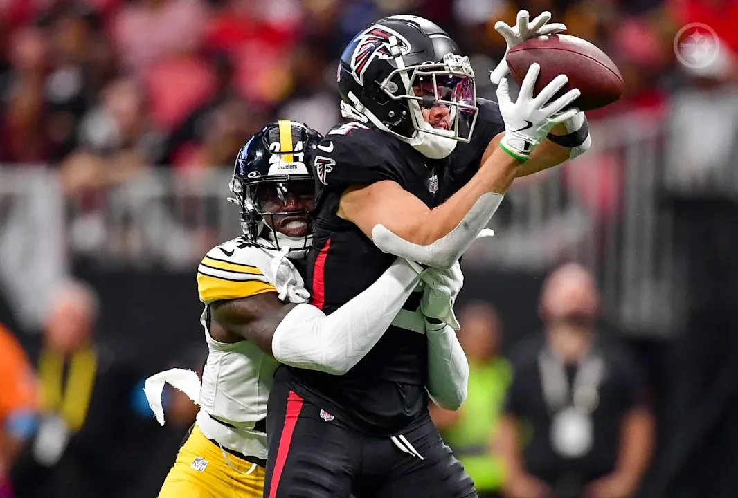 Steelers CB Joey Porter Jr.'s reaction to finding soda in his bag is priceless