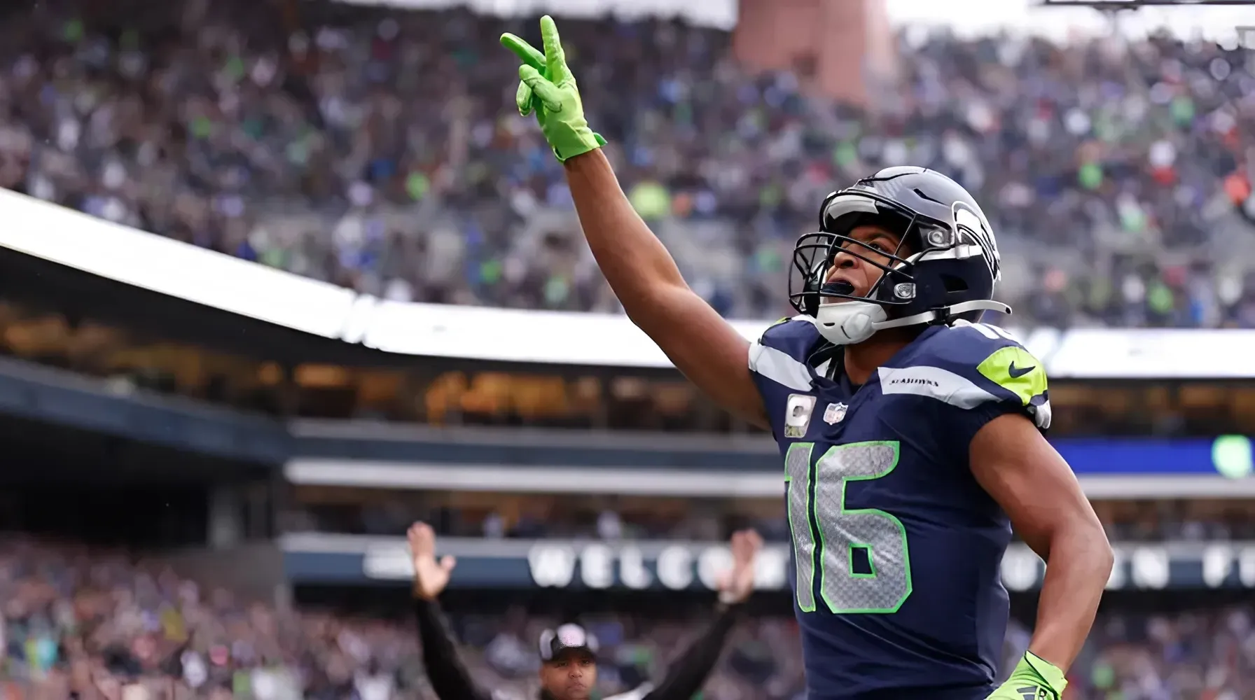 Video: Tyler Lockett showcases why he’s still great with game-clinching one-handed catch