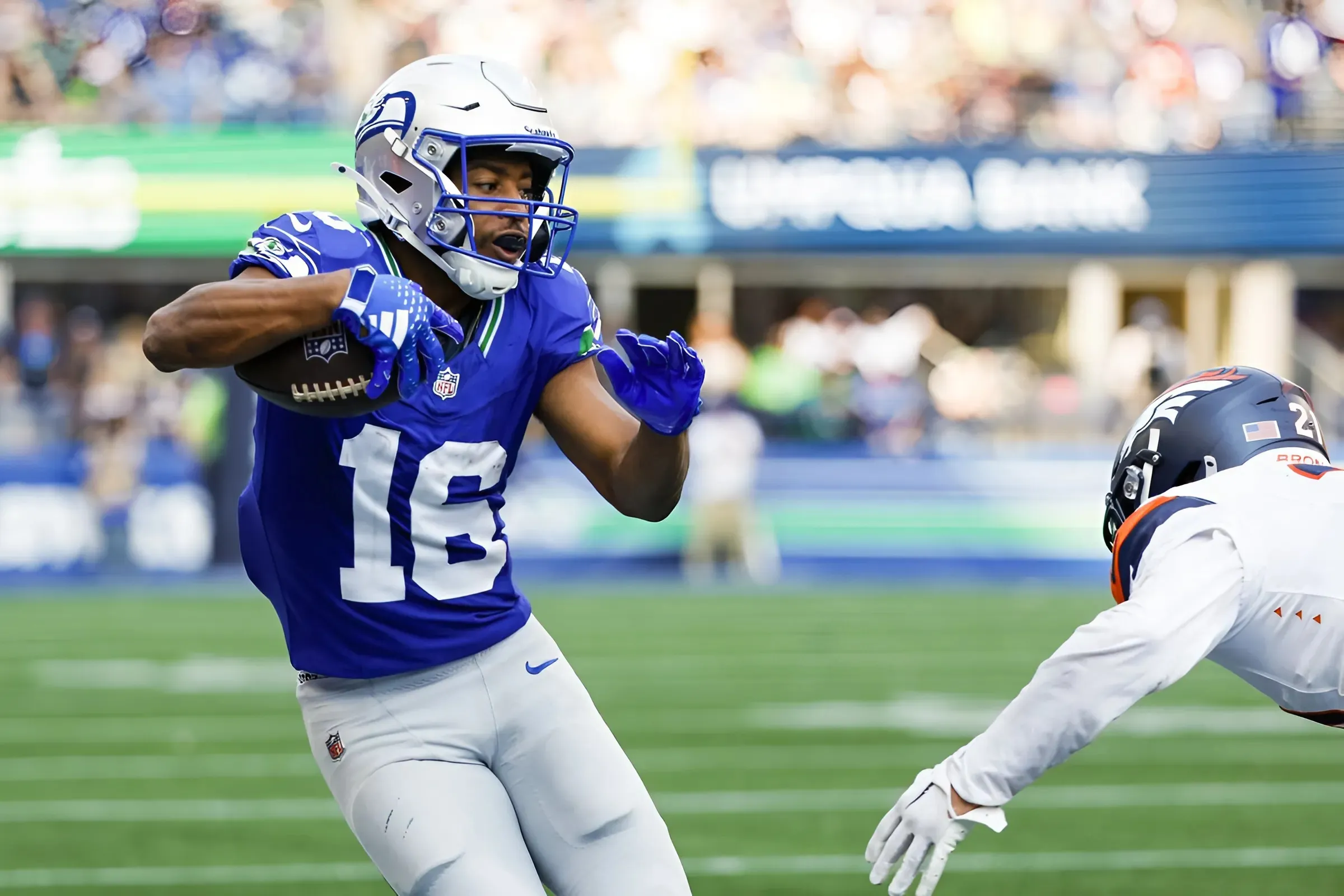 Video: Tyler Lockett showcases why he’s still great with game-clinching one-handed catch