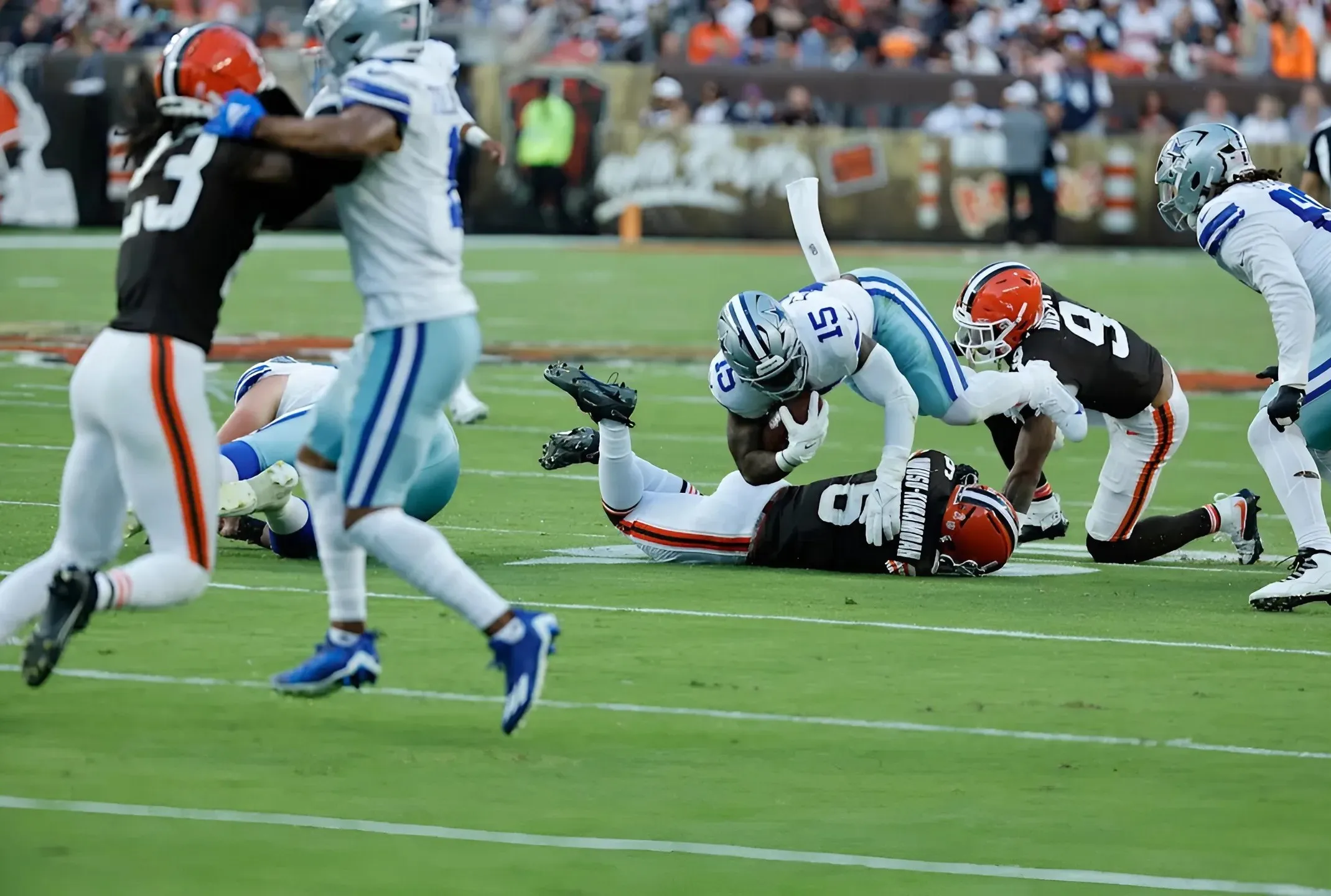 Ezekiel Elliott makes Cowboys fans eat crow with excellent game vs. Browns