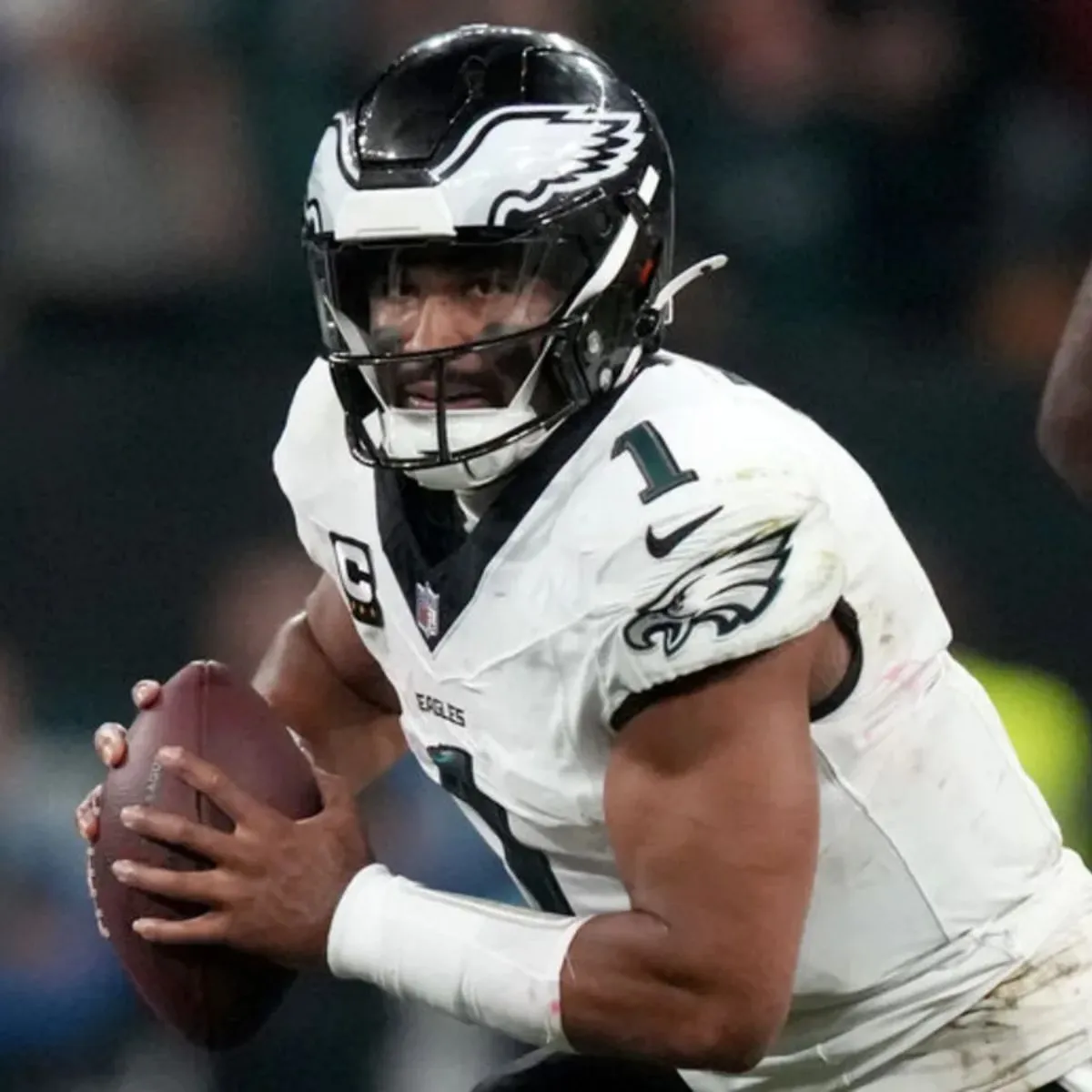 Eagles' Jalen Hurts proves better against the blitz in Week 1